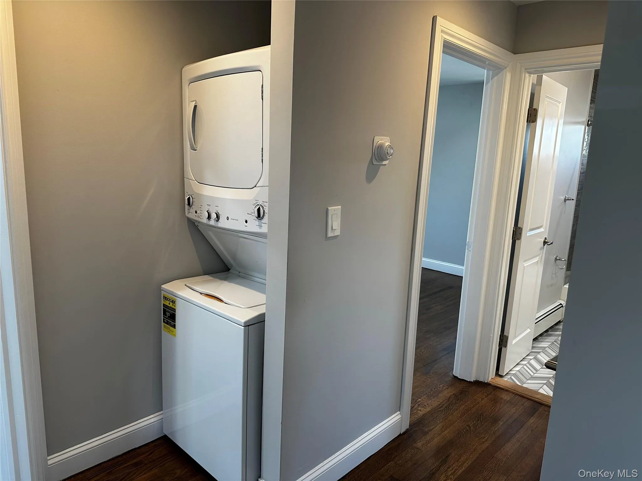 56 Marwood Road, North Hempstead, NY, 2 Bedrooms Bedrooms, 4 Rooms Rooms,1 BathroomBathrooms,Residential Lease,For Rent,Marwood,0,992975 56 Marwood Road, North Hempstead, NY, 2 Bedrooms Bedrooms, 4 Rooms Rooms,1 BathroomBathrooms,Residential Lease,For Rent,Marwood,0,992975