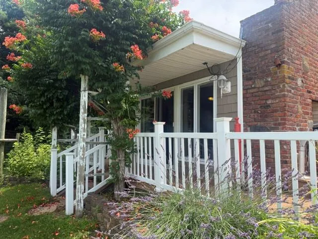 995 Red Fox Road, Southold, NY, 3 Bedrooms Bedrooms, 6 Rooms Rooms,2 BathroomsBathrooms,Residential,For Rent,Red Fox,0,992976 995 Red Fox Road, Southold, NY, 3 Bedrooms Bedrooms, 6 Rooms Rooms,2 BathroomsBathrooms,Residential,For Rent,Red Fox,0,992976