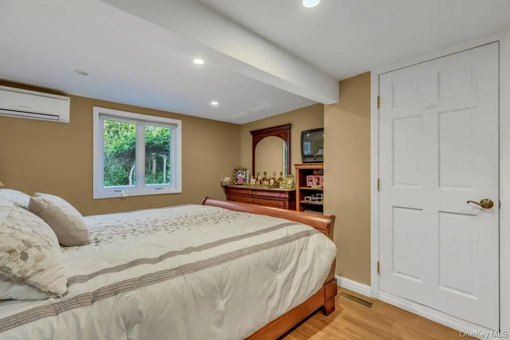 995 Red Fox Road, Southold, NY, 3 Bedrooms Bedrooms, 6 Rooms Rooms,2 BathroomsBathrooms,Residential,For Rent,Red Fox,0,992976 995 Red Fox Road, Southold, NY, 3 Bedrooms Bedrooms, 6 Rooms Rooms,2 BathroomsBathrooms,Residential,For Rent,Red Fox,0,992976