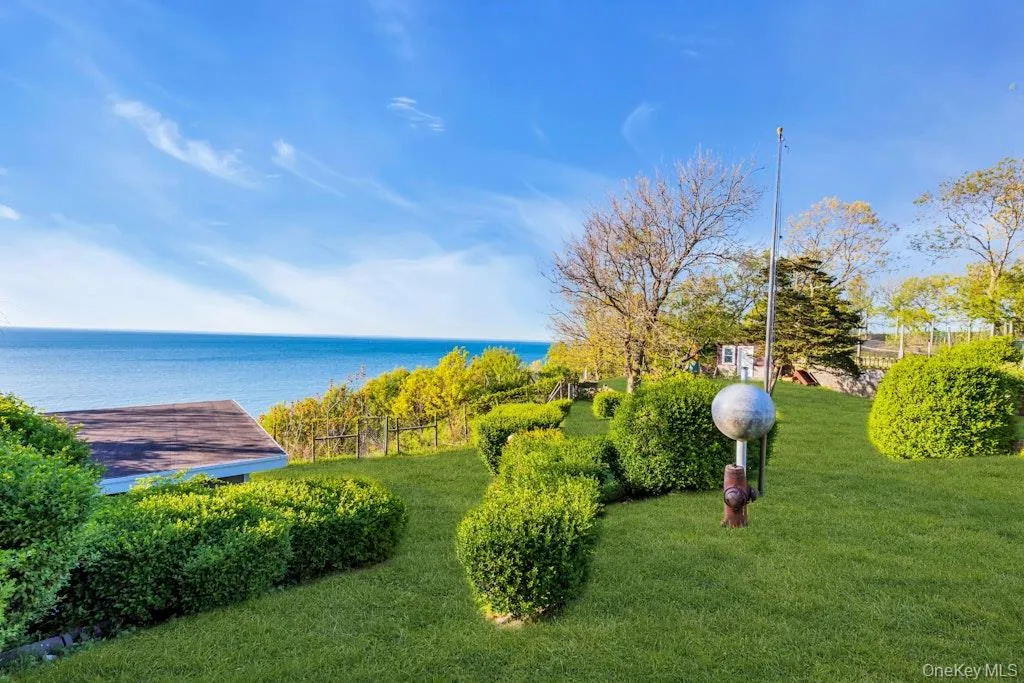 995 Red Fox Road, Southold, NY, 3 Bedrooms Bedrooms, 6 Rooms Rooms,2 BathroomsBathrooms,Residential,For Rent,Red Fox,0,992976 995 Red Fox Road, Southold, NY, 3 Bedrooms Bedrooms, 6 Rooms Rooms,2 BathroomsBathrooms,Residential,For Rent,Red Fox,0,992976