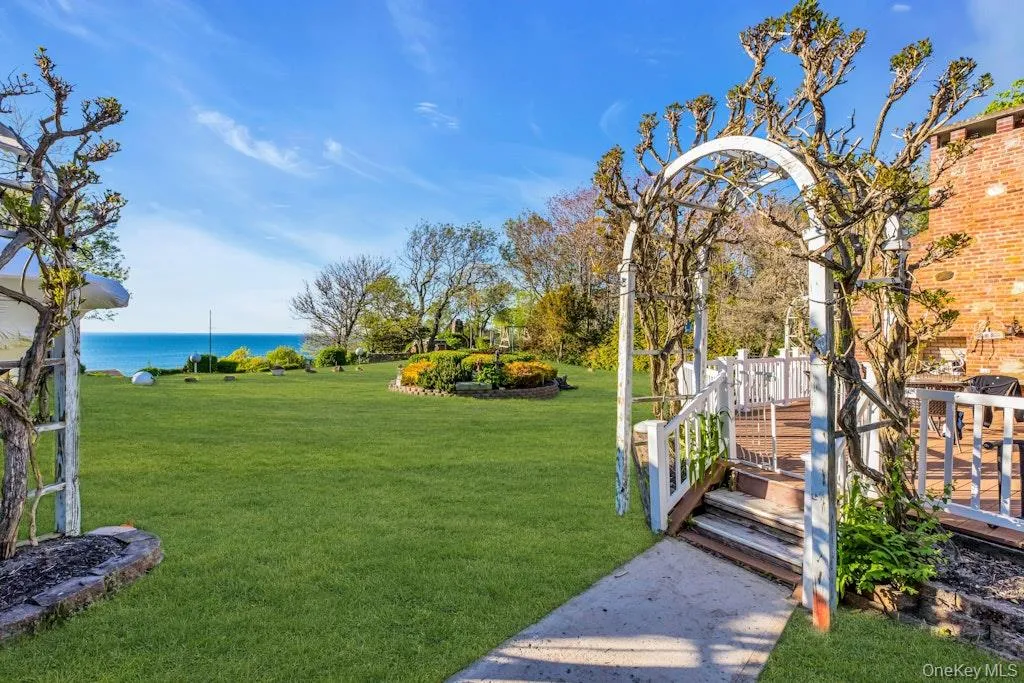 995 Red Fox Road, Southold, NY, 3 Bedrooms Bedrooms, 6 Rooms Rooms,2 BathroomsBathrooms,Residential,For Rent,Red Fox,0,992976 995 Red Fox Road, Southold, NY, 3 Bedrooms Bedrooms, 6 Rooms Rooms,2 BathroomsBathrooms,Residential,For Rent,Red Fox,0,992976