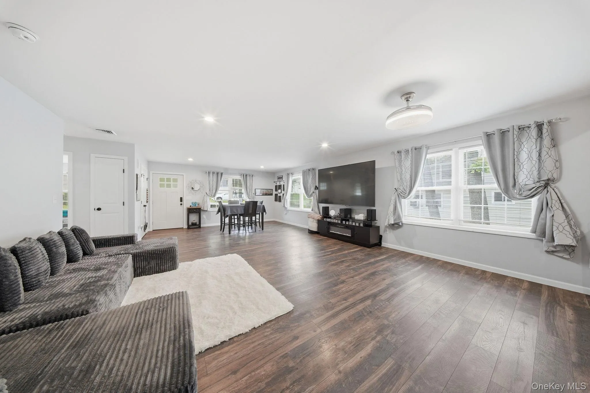 153 Ridgewood Avenue, Middletown, NY, 3 Bedrooms Bedrooms, 6 Rooms Rooms,2 BathroomsBathrooms,Residential Sale,For Rent,Ridgewood,0,992982 153 Ridgewood Avenue, Middletown, NY, 3 Bedrooms Bedrooms, 6 Rooms Rooms,2 BathroomsBathrooms,Residential Sale,For Rent,Ridgewood,0,992982