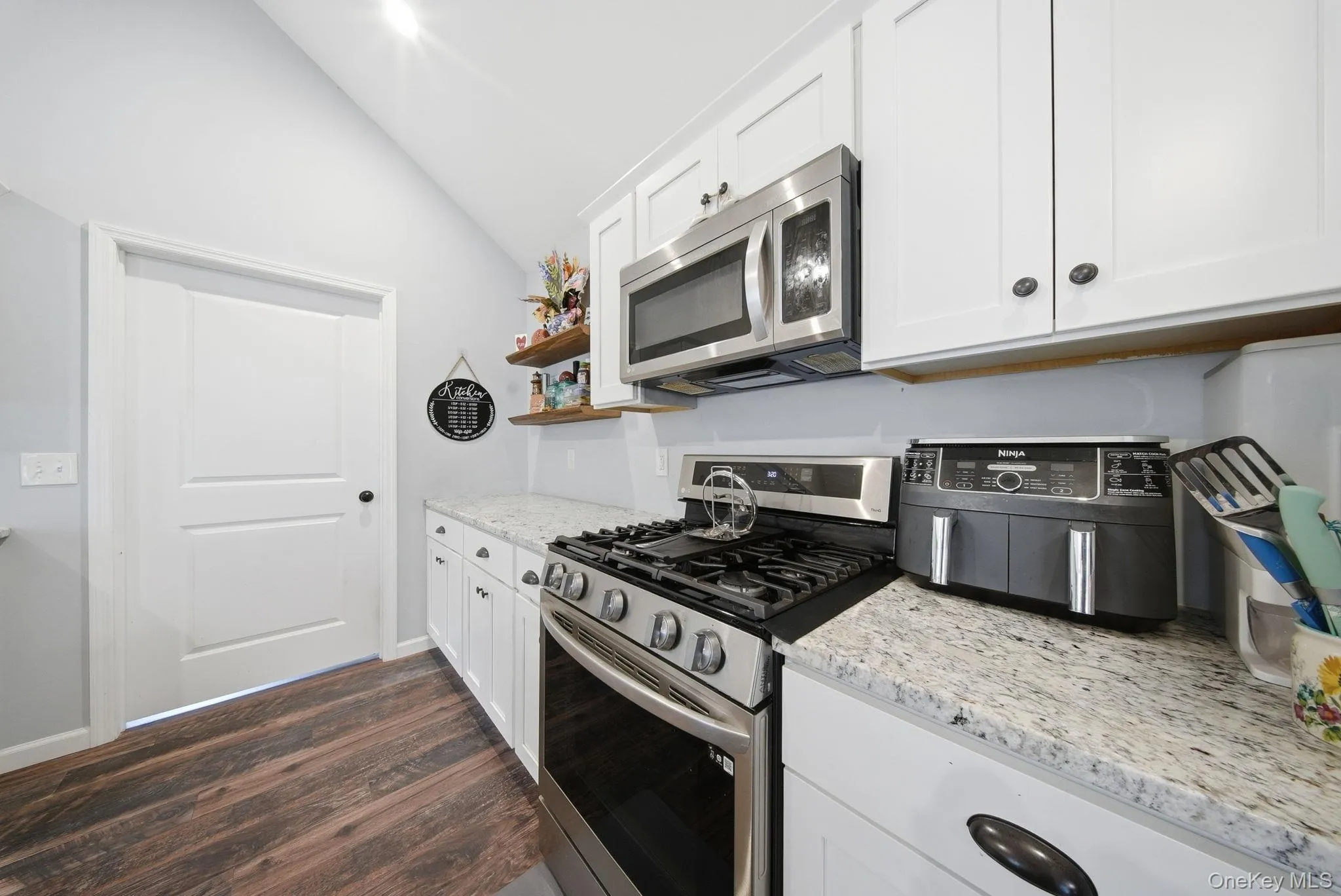 153 Ridgewood Avenue, Middletown, NY, 3 Bedrooms Bedrooms, 6 Rooms Rooms,2 BathroomsBathrooms,Residential Sale,For Rent,Ridgewood,0,992982 153 Ridgewood Avenue, Middletown, NY, 3 Bedrooms Bedrooms, 6 Rooms Rooms,2 BathroomsBathrooms,Residential Sale,For Rent,Ridgewood,0,992982