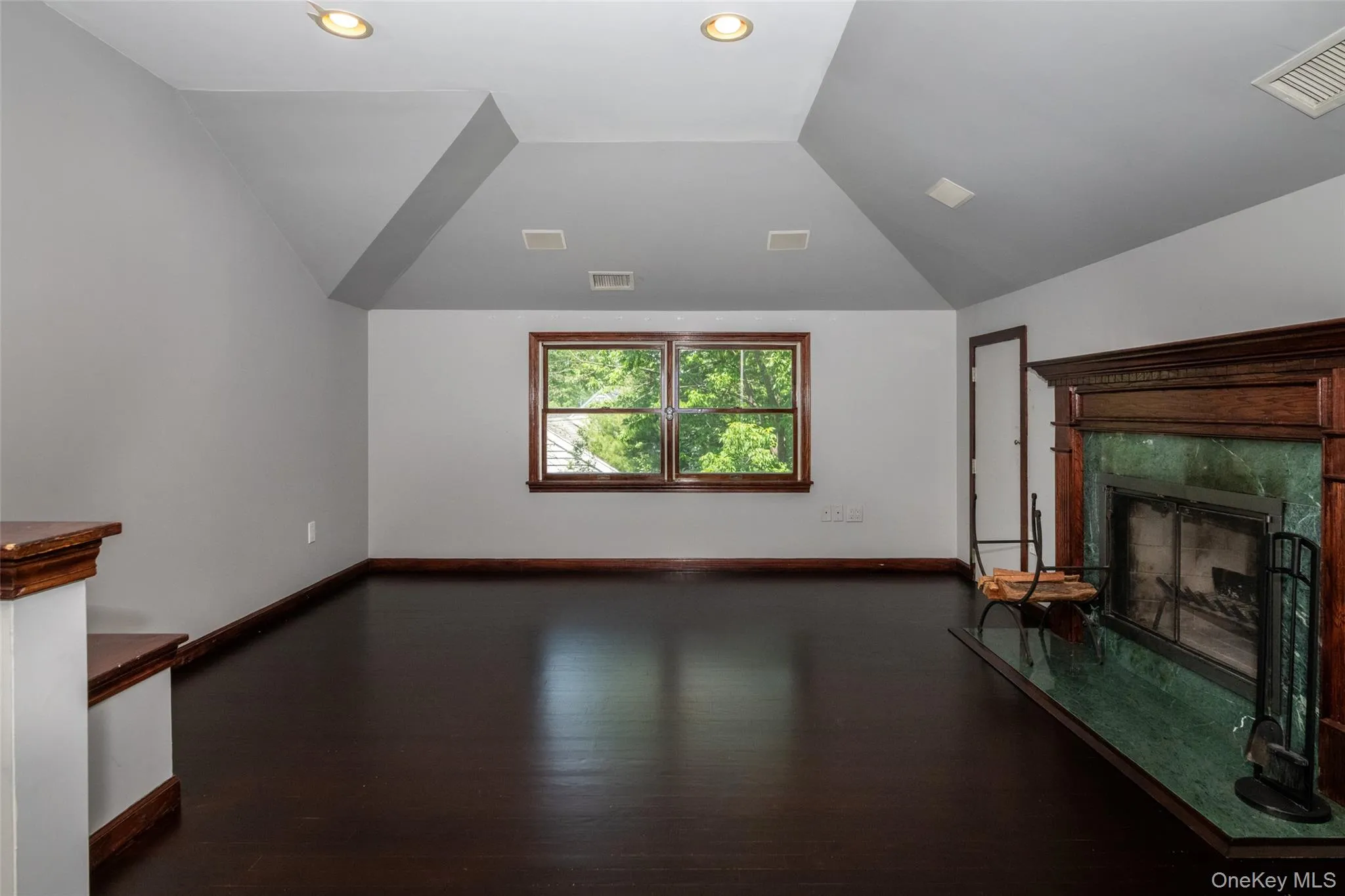 177 Puritan Drive, New Rochelle, NY, 5 Bedrooms Bedrooms, 11 Rooms Rooms,4 BathroomsBathrooms,Residential Lease,For Rent,Puritan,0,992983 177 Puritan Drive, New Rochelle, NY, 5 Bedrooms Bedrooms, 11 Rooms Rooms,4 BathroomsBathrooms,Residential Lease,For Rent,Puritan,0,992983