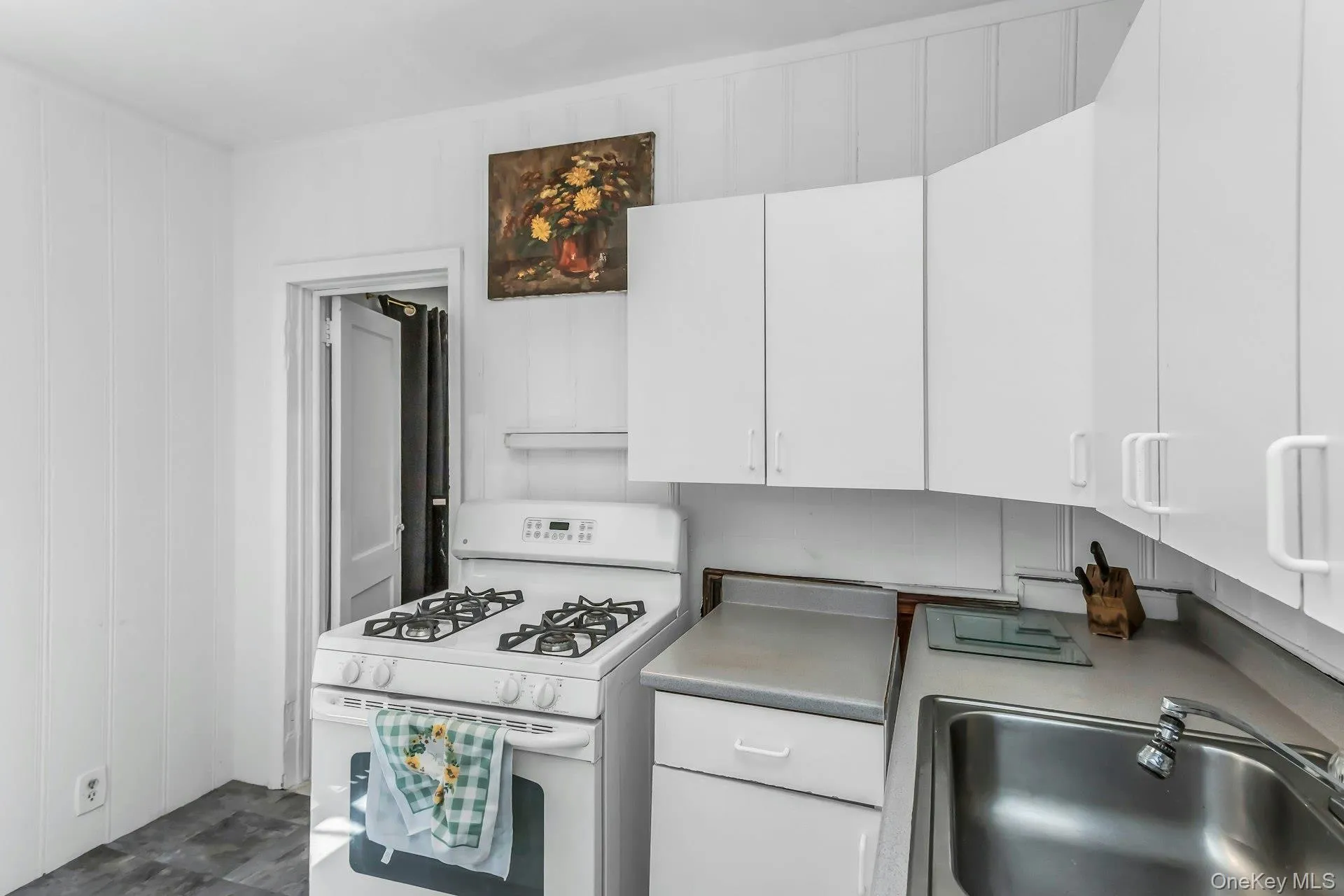 1380 Dartmouth Street, Hempstead, NY, 4 Bedrooms Bedrooms, 7 Rooms Rooms,1 BathroomBathrooms,Residential Sale,For Rent,Dartmouth,0,992989 1380 Dartmouth Street, Hempstead, NY, 4 Bedrooms Bedrooms, 7 Rooms Rooms,1 BathroomBathrooms,Residential Sale,For Rent,Dartmouth,0,992989