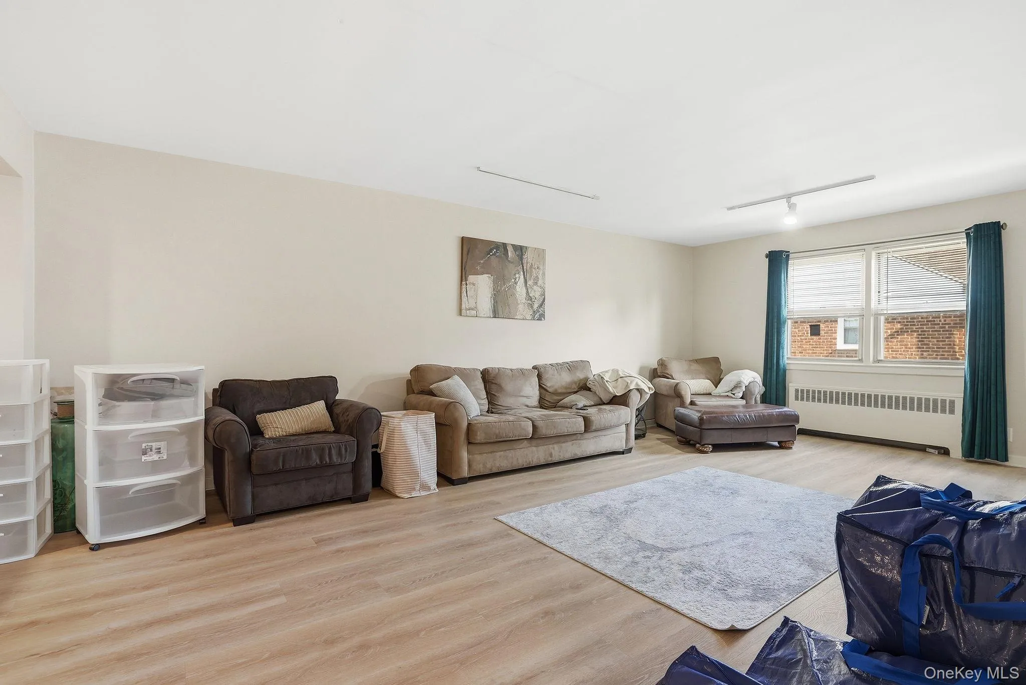 79 Broadway, White Plains, NY, 2 Bedrooms Bedrooms, 4 Rooms Rooms,1 BathroomBathrooms,Residential Lease,For Rent,Broadway,0,992994 79 Broadway, White Plains, NY, 2 Bedrooms Bedrooms, 4 Rooms Rooms,1 BathroomBathrooms,Residential Lease,For Rent,Broadway,0,992994