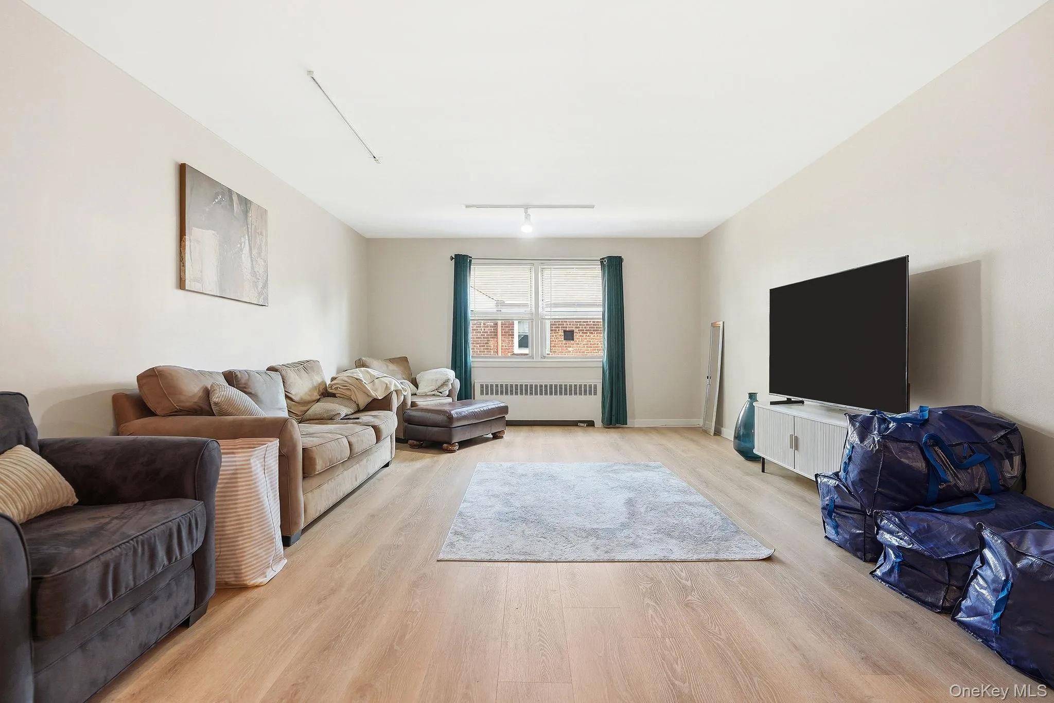 79 Broadway, White Plains, NY, 2 Bedrooms Bedrooms, 4 Rooms Rooms,1 BathroomBathrooms,Residential Lease,For Rent,Broadway,0,992994 79 Broadway, White Plains, NY, 2 Bedrooms Bedrooms, 4 Rooms Rooms,1 BathroomBathrooms,Residential Lease,For Rent,Broadway,0,992994