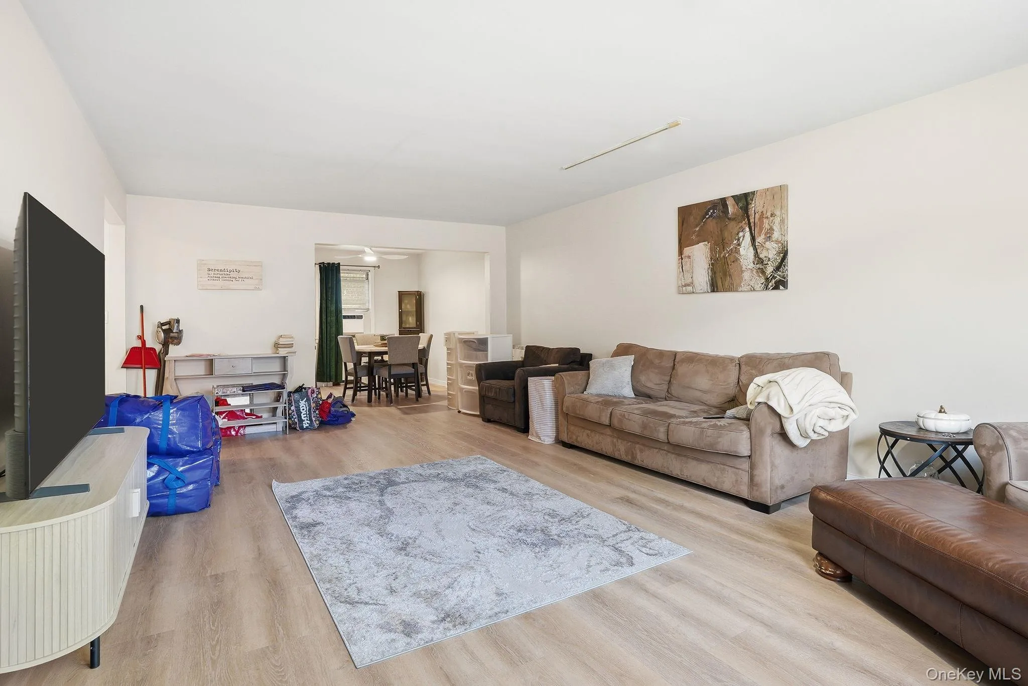 79 Broadway, White Plains, NY, 2 Bedrooms Bedrooms, 4 Rooms Rooms,1 BathroomBathrooms,Residential Lease,For Rent,Broadway,0,992994 79 Broadway, White Plains, NY, 2 Bedrooms Bedrooms, 4 Rooms Rooms,1 BathroomBathrooms,Residential Lease,For Rent,Broadway,0,992994