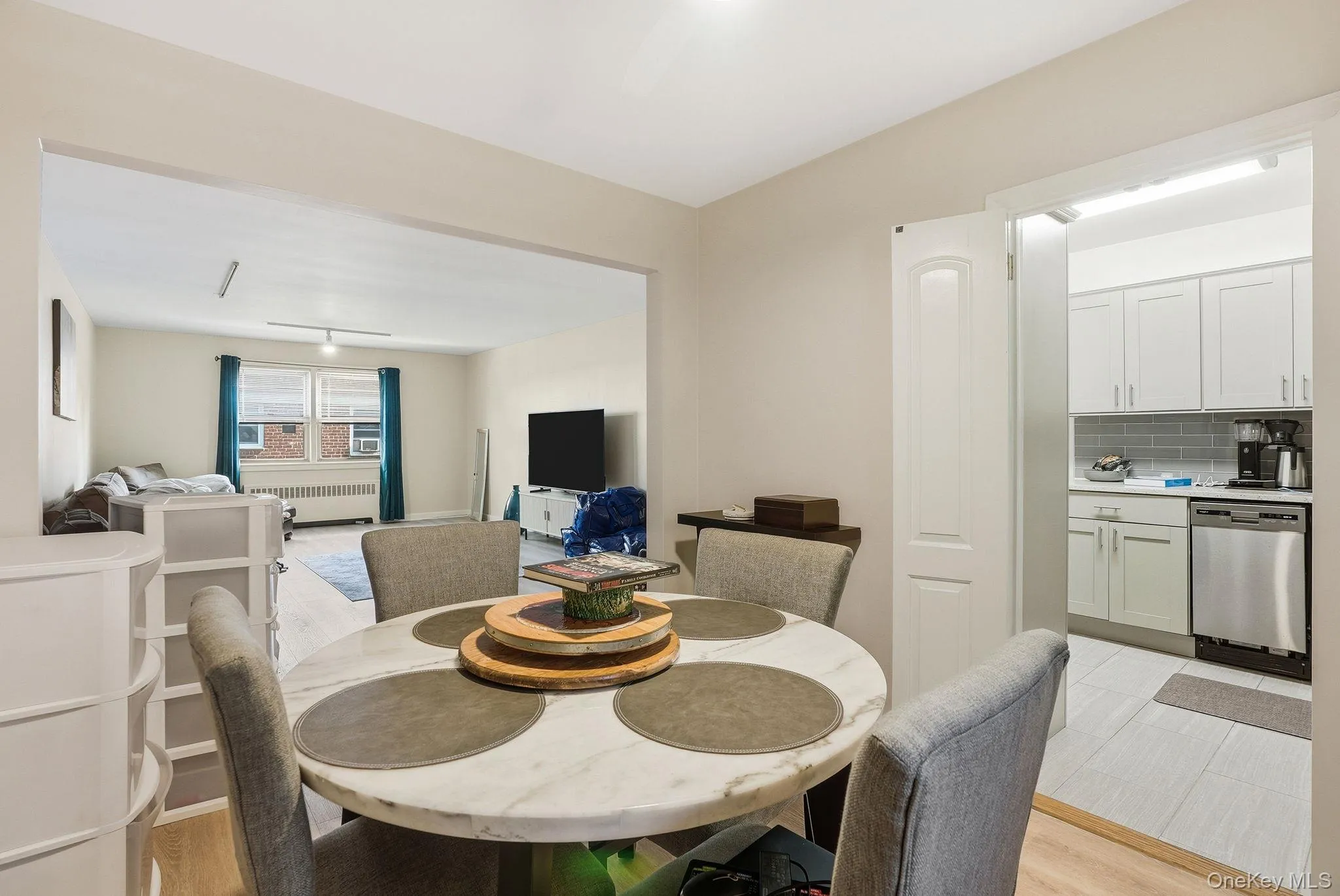 79 Broadway, White Plains, NY, 2 Bedrooms Bedrooms, 4 Rooms Rooms,1 BathroomBathrooms,Residential Lease,For Rent,Broadway,0,992994 79 Broadway, White Plains, NY, 2 Bedrooms Bedrooms, 4 Rooms Rooms,1 BathroomBathrooms,Residential Lease,For Rent,Broadway,0,992994