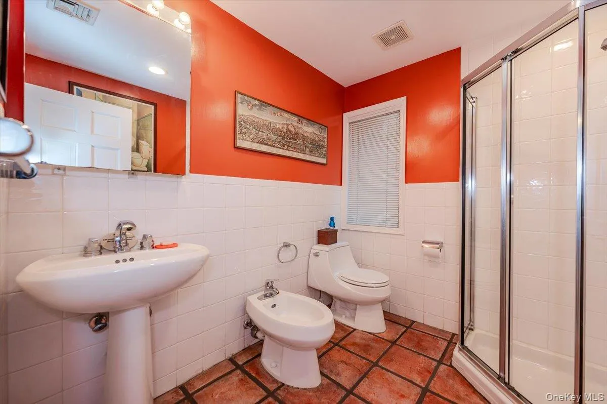 1701 Bay Boulevard, Hempstead, NY, 4 Bedrooms Bedrooms, 8 Rooms Rooms,3 BathroomsBathrooms,Residential Lease,For Rent,Bay,0,993004 1701 Bay Boulevard, Hempstead, NY, 4 Bedrooms Bedrooms, 8 Rooms Rooms,3 BathroomsBathrooms,Residential Lease,For Rent,Bay,0,993004