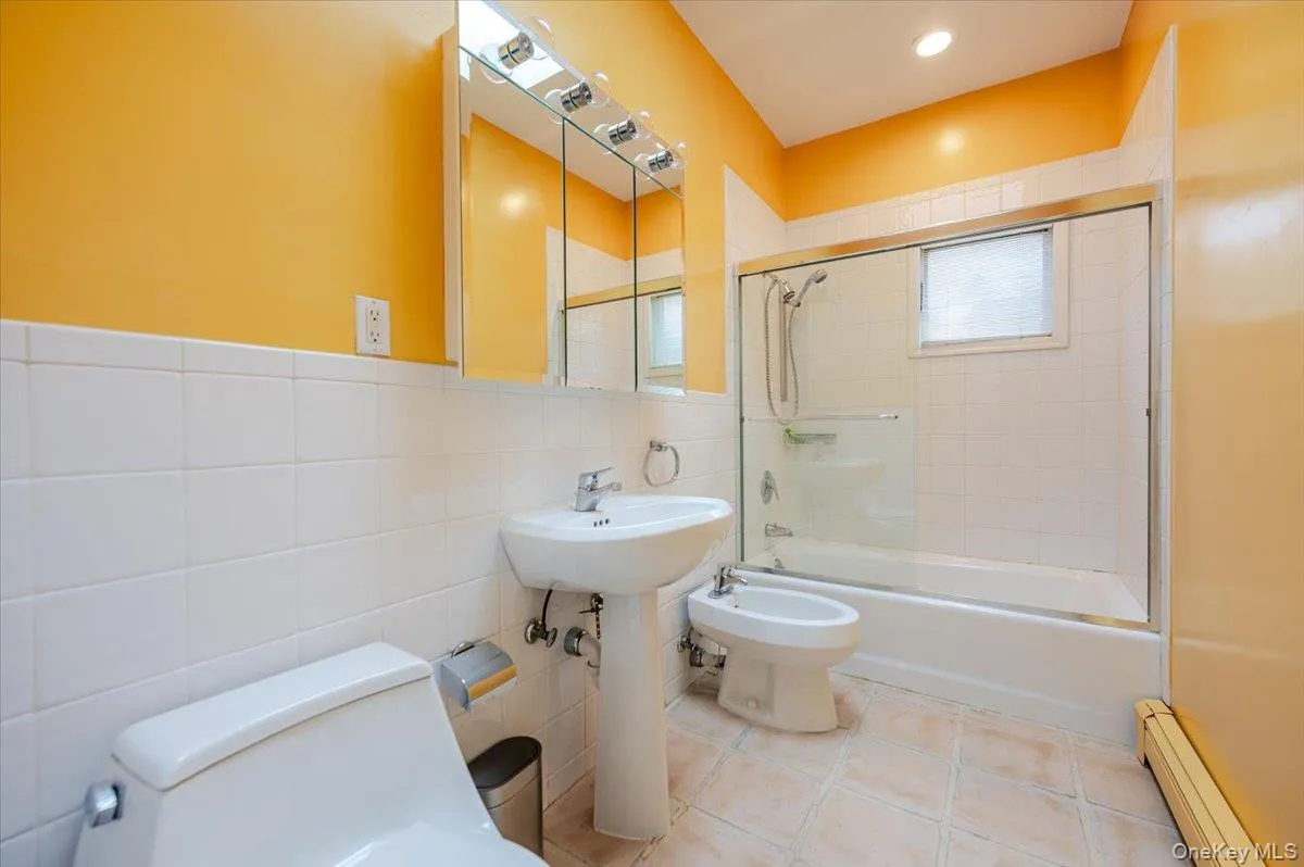1701 Bay Boulevard, Hempstead, NY, 4 Bedrooms Bedrooms, 8 Rooms Rooms,3 BathroomsBathrooms,Residential Lease,For Rent,Bay,0,993004 1701 Bay Boulevard, Hempstead, NY, 4 Bedrooms Bedrooms, 8 Rooms Rooms,3 BathroomsBathrooms,Residential Lease,For Rent,Bay,0,993004