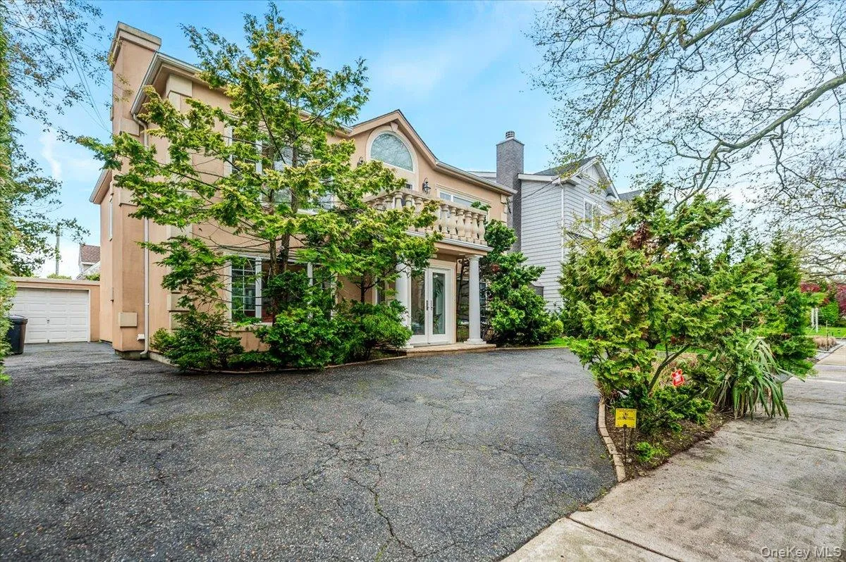 1701 Bay Boulevard, Hempstead, NY, 4 Bedrooms Bedrooms, 8 Rooms Rooms,3 BathroomsBathrooms,Residential Lease,For Rent,Bay,0,993004 1701 Bay Boulevard, Hempstead, NY, 4 Bedrooms Bedrooms, 8 Rooms Rooms,3 BathroomsBathrooms,Residential Lease,For Rent,Bay,0,993004