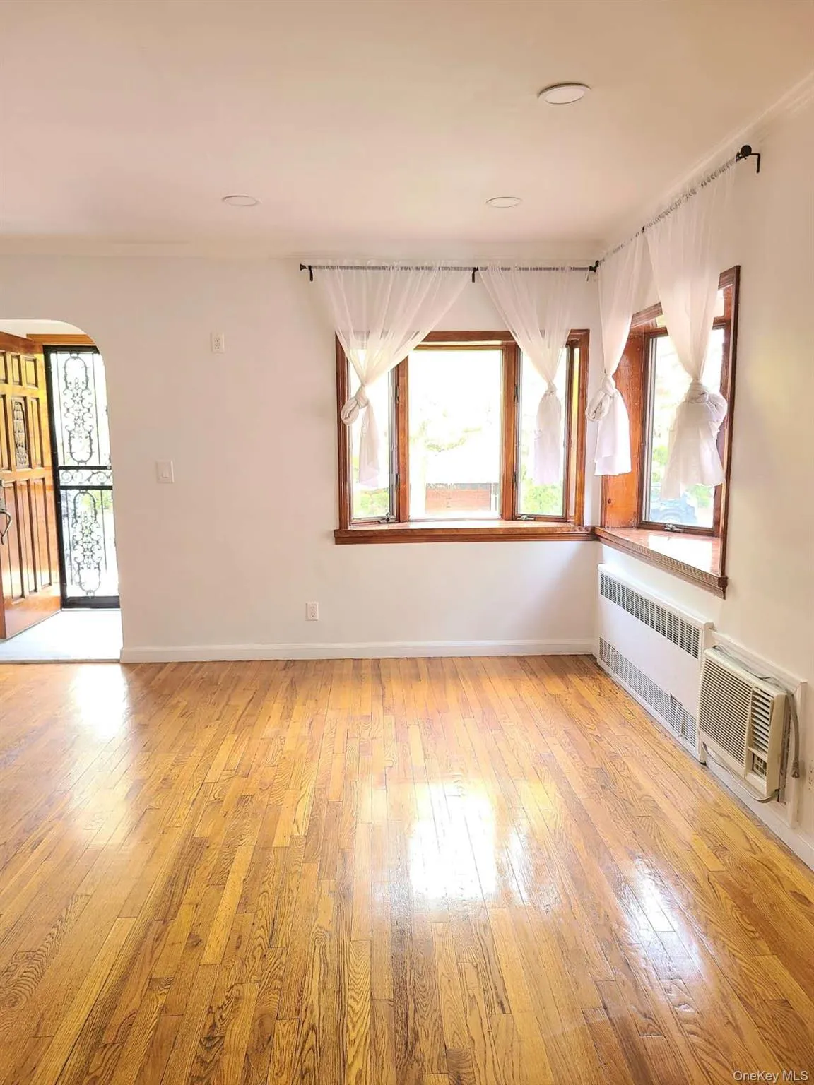 6473 Ellwell Crescent, New York, NY, 3 Bedrooms Bedrooms, 5 Rooms Rooms,2 BathroomsBathrooms,Residential Lease,For Rent,Ellwell,0,993016 6473 Ellwell Crescent, New York, NY, 3 Bedrooms Bedrooms, 5 Rooms Rooms,2 BathroomsBathrooms,Residential Lease,For Rent,Ellwell,0,993016