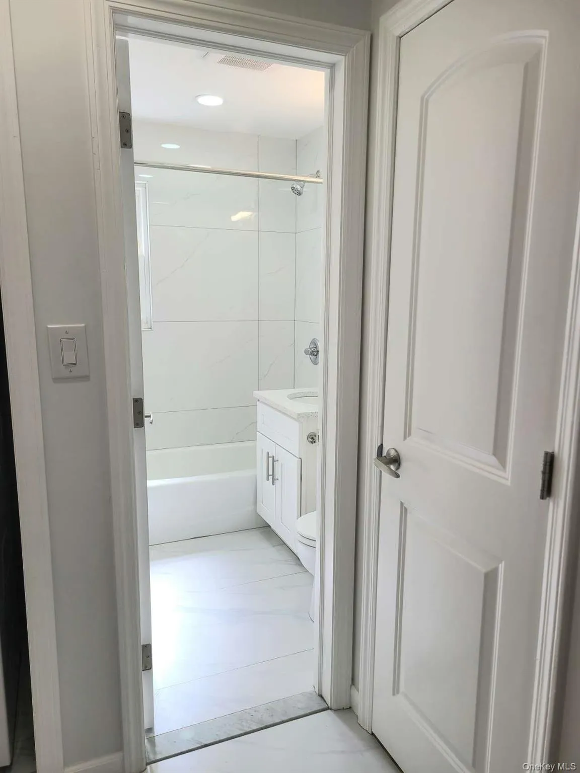 6473 Ellwell Crescent, New York, NY, 3 Bedrooms Bedrooms, 5 Rooms Rooms,2 BathroomsBathrooms,Residential Lease,For Rent,Ellwell,0,993016 6473 Ellwell Crescent, New York, NY, 3 Bedrooms Bedrooms, 5 Rooms Rooms,2 BathroomsBathrooms,Residential Lease,For Rent,Ellwell,0,993016