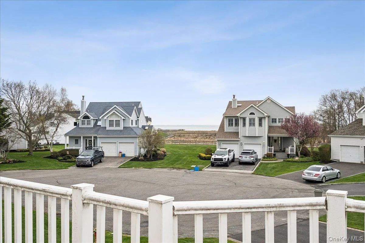 22 Spinnaker Lane, Brookhaven, NY, 4 Bedrooms Bedrooms, 8 Rooms Rooms,3 BathroomsBathrooms,Residential Sale,For Rent,Spinnaker,0,993031 22 Spinnaker Lane, Brookhaven, NY, 4 Bedrooms Bedrooms, 8 Rooms Rooms,3 BathroomsBathrooms,Residential Sale,For Rent,Spinnaker,0,993031