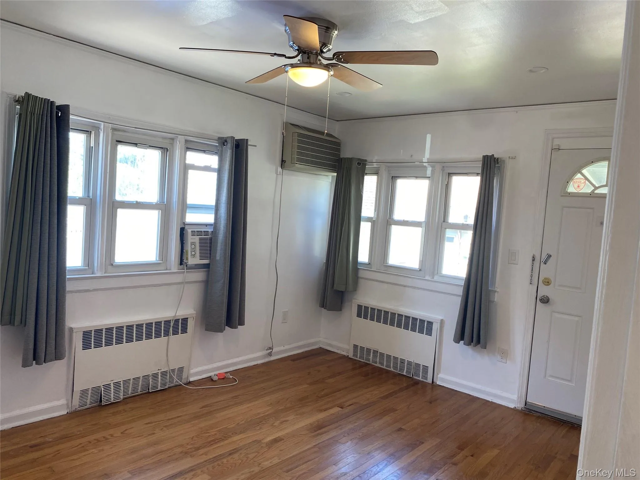 425 Penn Street, Long Beach, NY, 1 Bedroom Bedrooms, 5 Rooms Rooms,1 BathroomBathrooms,Residential Lease,For Rent,Penn,0,993038 425 Penn Street, Long Beach, NY, 1 Bedroom Bedrooms, 5 Rooms Rooms,1 BathroomBathrooms,Residential Lease,For Rent,Penn,0,993038