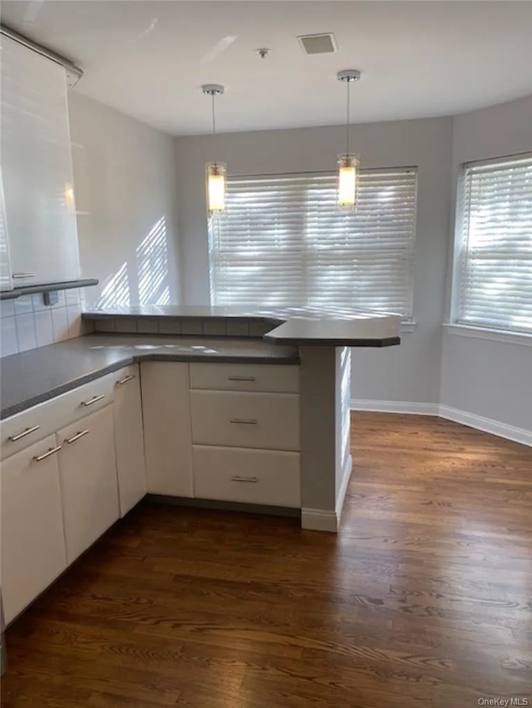 51 Winding Ridge Road, Greenburgh, NY, 4 Bedrooms Bedrooms, 9 Rooms Rooms,3 BathroomsBathrooms,Residential Lease,For Rent,Winding Ridge,0,993056 51 Winding Ridge Road, Greenburgh, NY, 4 Bedrooms Bedrooms, 9 Rooms Rooms,3 BathroomsBathrooms,Residential Lease,For Rent,Winding Ridge,0,993056