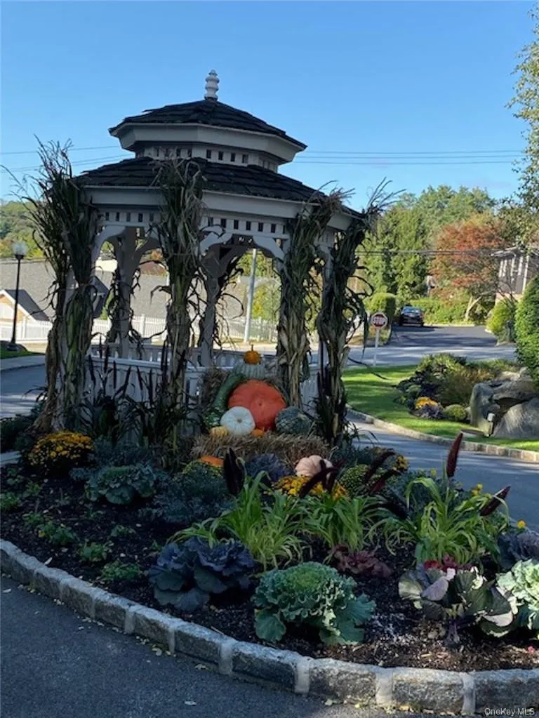 51 Winding Ridge Road, Greenburgh, NY, 4 Bedrooms Bedrooms, 9 Rooms Rooms,3 BathroomsBathrooms,Residential Lease,For Rent,Winding Ridge,0,993056 51 Winding Ridge Road, Greenburgh, NY, 4 Bedrooms Bedrooms, 9 Rooms Rooms,3 BathroomsBathrooms,Residential Lease,For Rent,Winding Ridge,0,993056