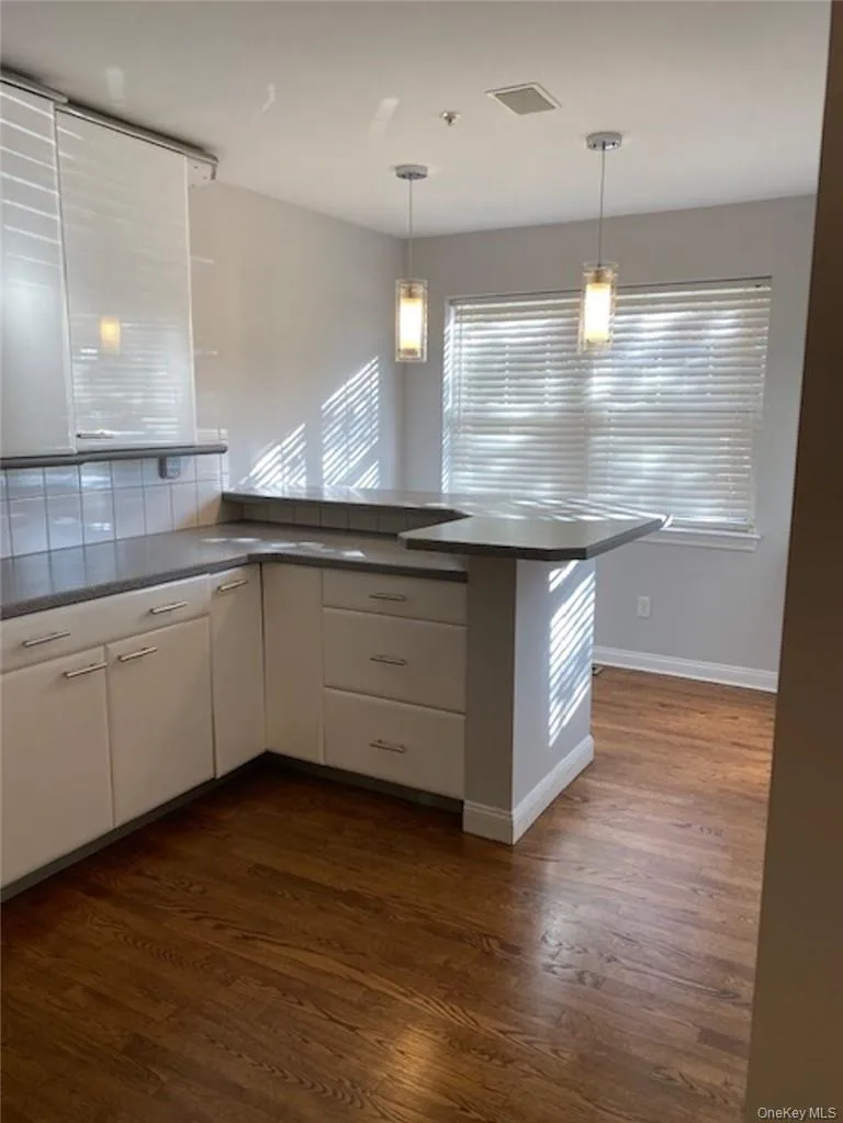 51 Winding Ridge Road, Greenburgh, NY, 4 Bedrooms Bedrooms, 9 Rooms Rooms,3 BathroomsBathrooms,Residential Lease,For Rent,Winding Ridge,0,993056 51 Winding Ridge Road, Greenburgh, NY, 4 Bedrooms Bedrooms, 9 Rooms Rooms,3 BathroomsBathrooms,Residential Lease,For Rent,Winding Ridge,0,993056