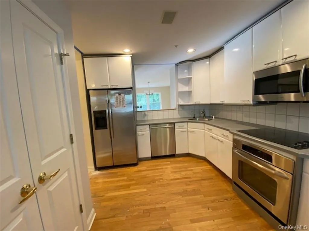 51 Winding Ridge Road, Greenburgh, NY, 4 Bedrooms Bedrooms, 9 Rooms Rooms,3 BathroomsBathrooms,Residential Lease,For Rent,Winding Ridge,0,993056 51 Winding Ridge Road, Greenburgh, NY, 4 Bedrooms Bedrooms, 9 Rooms Rooms,3 BathroomsBathrooms,Residential Lease,For Rent,Winding Ridge,0,993056