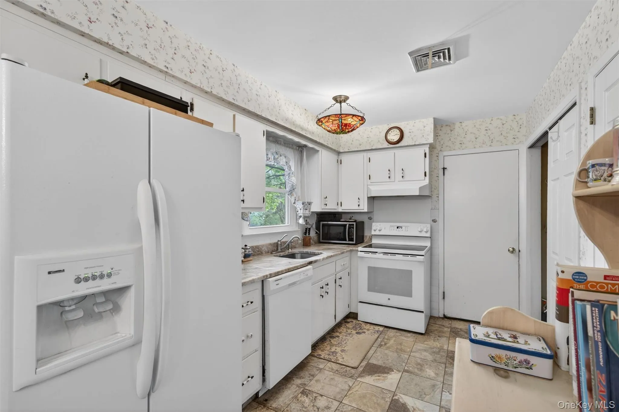20 Oneil Circle, Monroe, NY, 5 Bedrooms Bedrooms, 11 Rooms Rooms,2 BathroomsBathrooms,Residential,For Rent,Oneil,0,993064 20 Oneil Circle, Monroe, NY, 5 Bedrooms Bedrooms, 11 Rooms Rooms,2 BathroomsBathrooms,Residential,For Rent,Oneil,0,993064