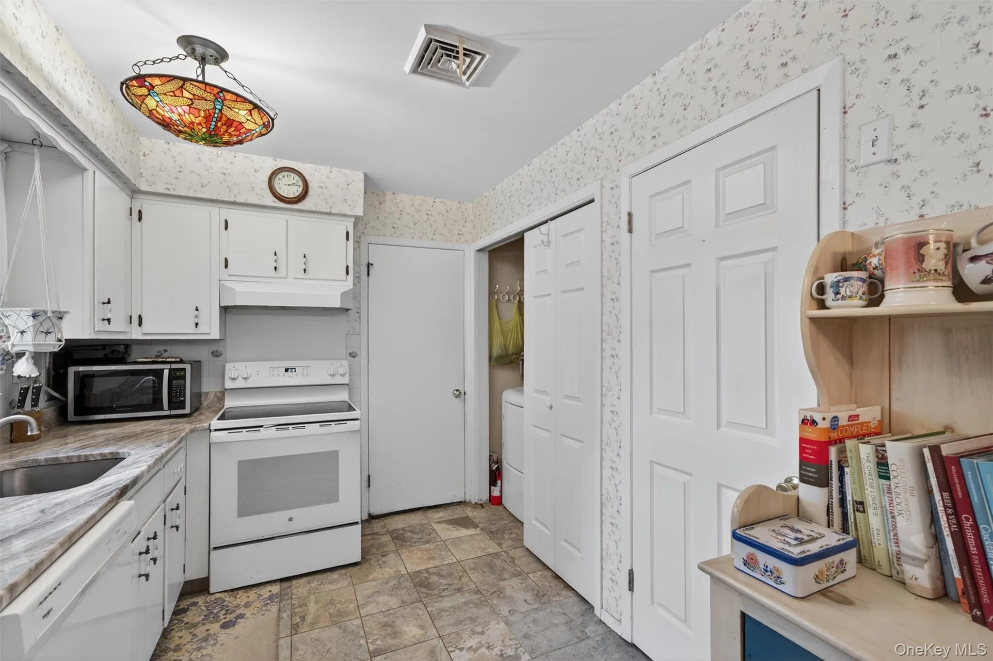 20 Oneil Circle, Monroe, NY, 5 Bedrooms Bedrooms, 11 Rooms Rooms,2 BathroomsBathrooms,Residential,For Rent,Oneil,0,993064 20 Oneil Circle, Monroe, NY, 5 Bedrooms Bedrooms, 11 Rooms Rooms,2 BathroomsBathrooms,Residential,For Rent,Oneil,0,993064
