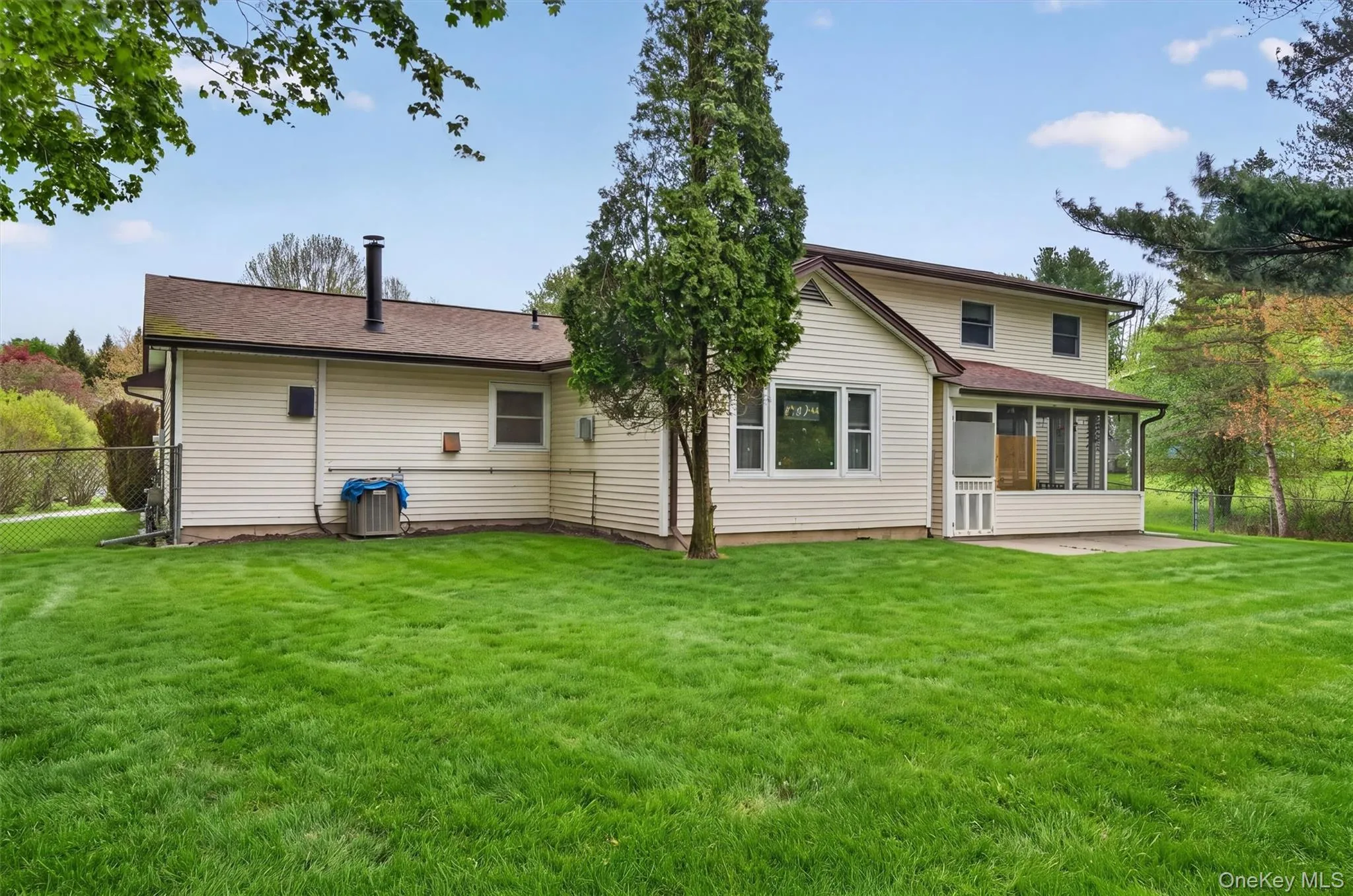 A great yard(grass has been enhanced) A great yard(grass has been enhanced)