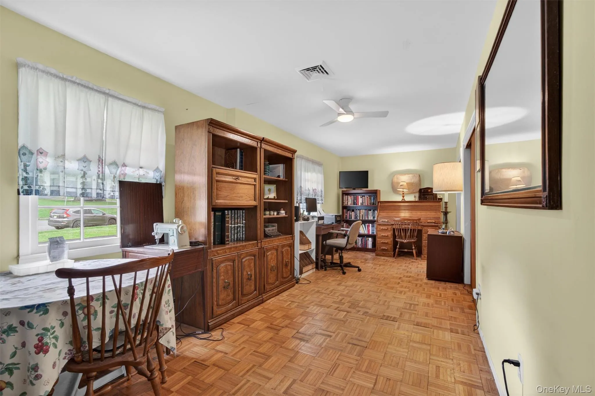 1st Floor 2nd Bedroom 1st Floor 2nd Bedroom