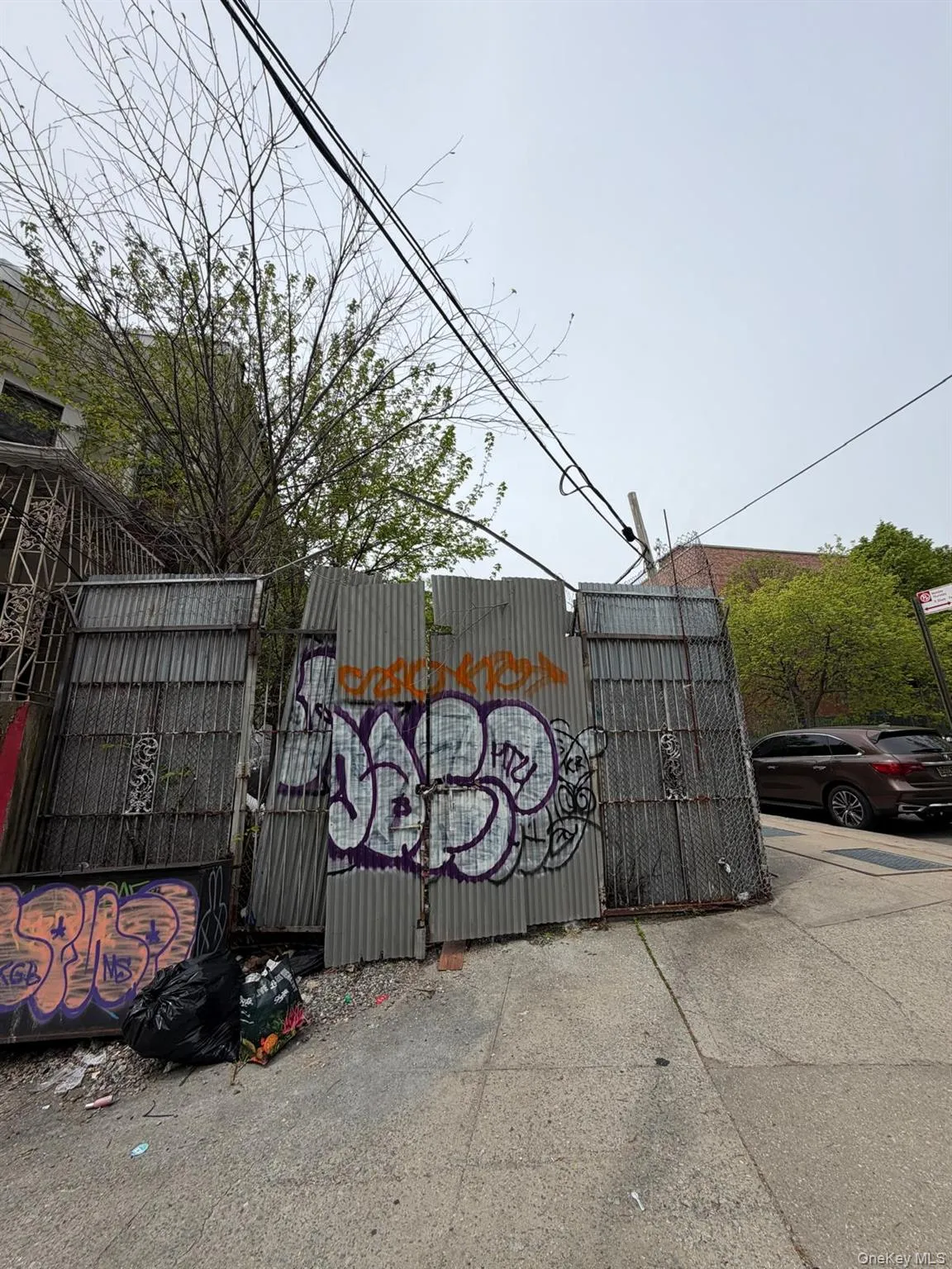 Lot attached to vacant property. Apart of the entire lot. Has construction tools that will be removed at closing. Lot attached to vacant property. Apart of the entire lot. Has construction tools that will be removed at closing.