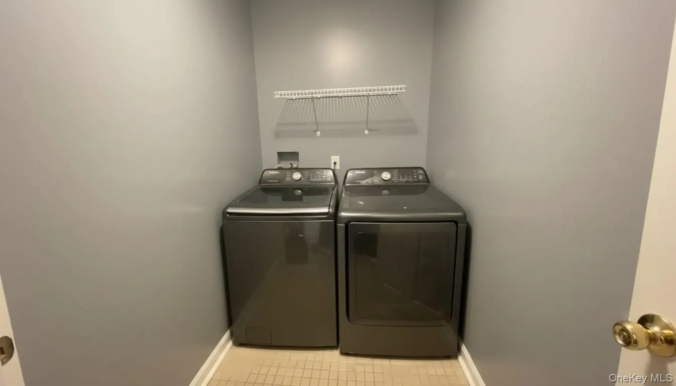 10 State Street, Poughkeepsie, NY, 3 Bedrooms Bedrooms, 8 Rooms Rooms,1 BathroomBathrooms,Residential Lease,For Rent,State,0,993084 10 State Street, Poughkeepsie, NY, 3 Bedrooms Bedrooms, 8 Rooms Rooms,1 BathroomBathrooms,Residential Lease,For Rent,State,0,993084
