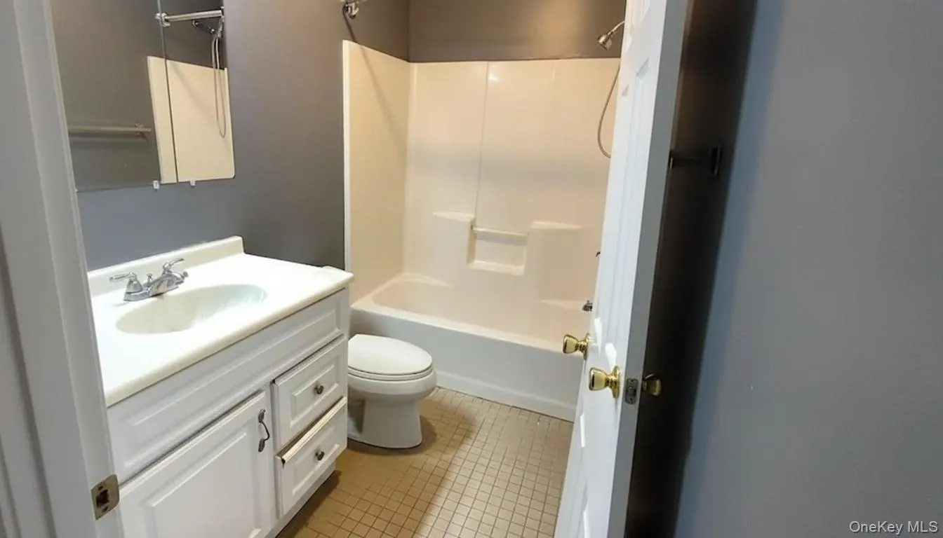 Full bathroom Full bathroom