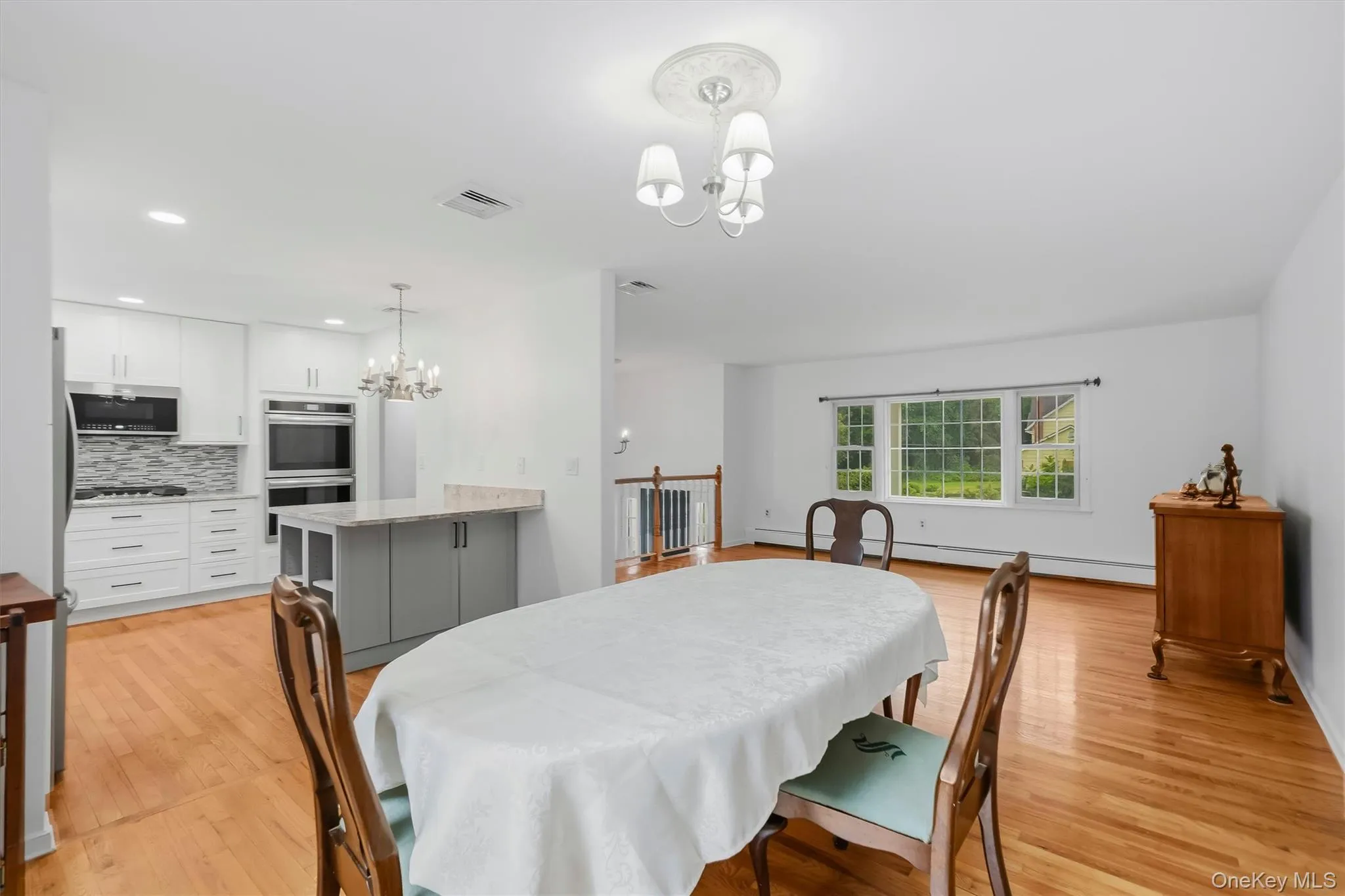 32 Clintonwood Drive, New Windsor, NY, 3 Bedrooms Bedrooms, 8 Rooms Rooms,2 BathroomsBathrooms,Residential,For Rent,Clintonwood,0,993089 32 Clintonwood Drive, New Windsor, NY, 3 Bedrooms Bedrooms, 8 Rooms Rooms,2 BathroomsBathrooms,Residential,For Rent,Clintonwood,0,993089