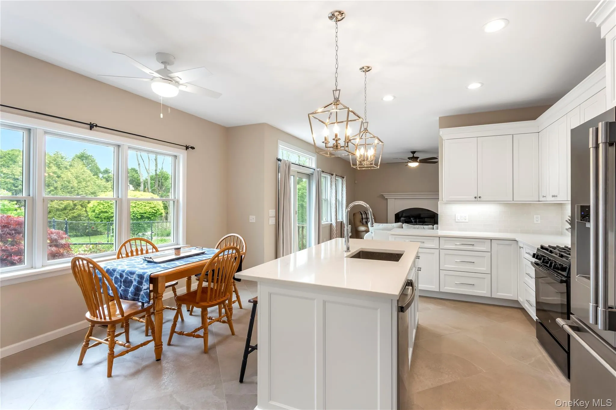 Newly Renovated Eat in Kitchen Newly Renovated Eat in Kitchen