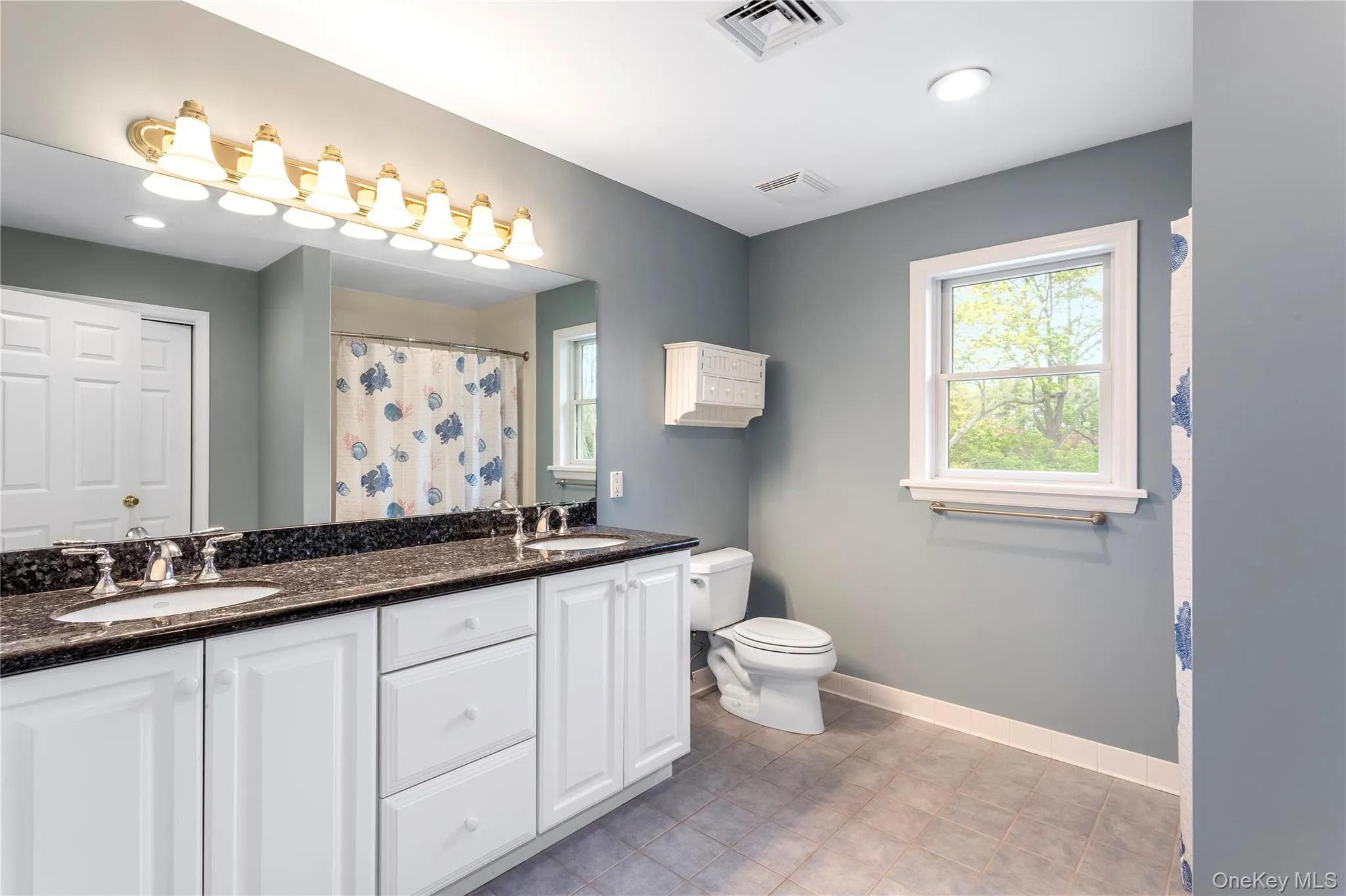 Guest Bathroom Guest Bathroom