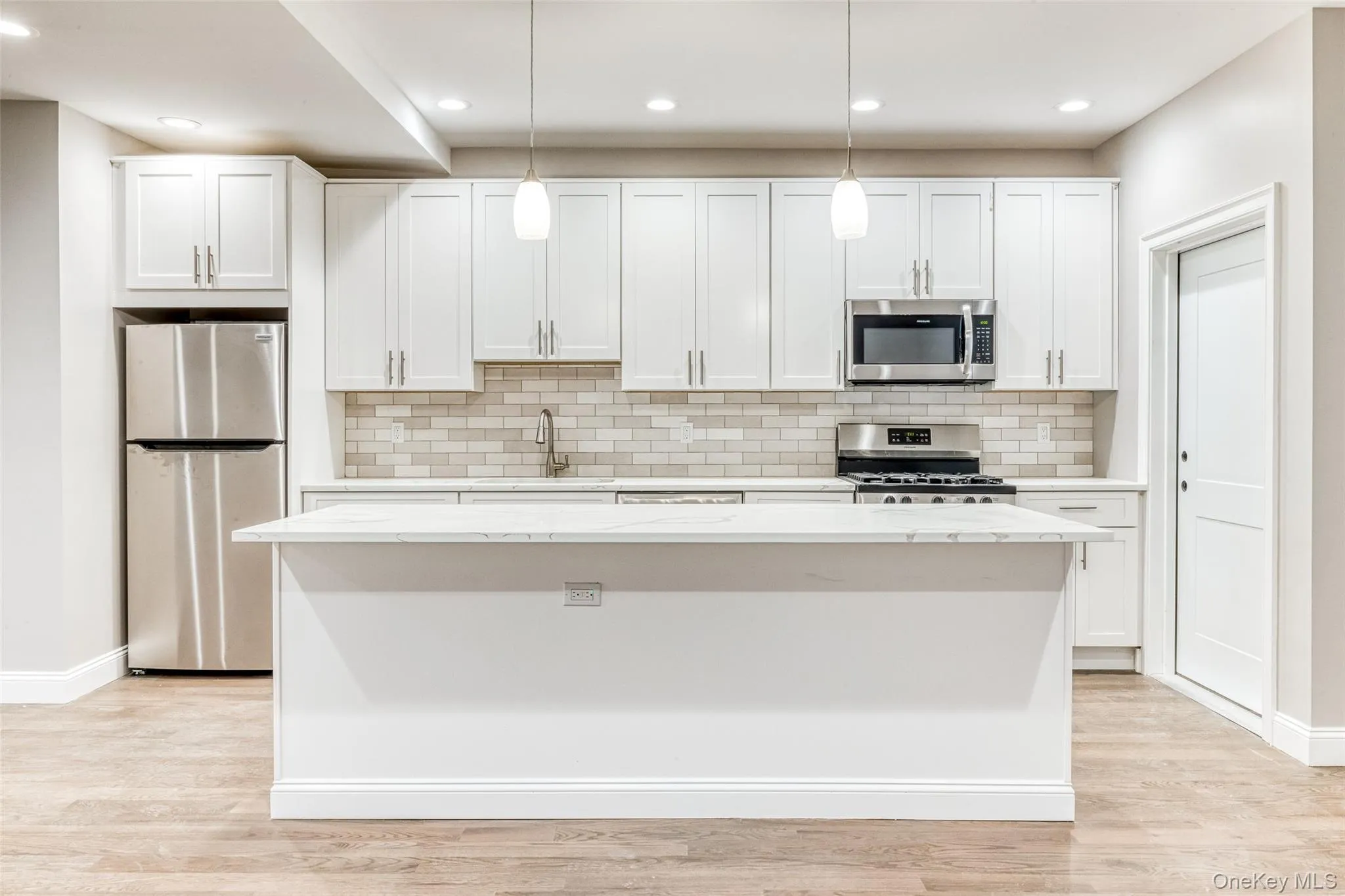 78 Roslyn Road, Hempstead, NY, 1 Bedroom Bedrooms, 3 Rooms Rooms,1 BathroomBathrooms,Residential Lease,For Rent,Roslyn,0,993106 78 Roslyn Road, Hempstead, NY, 1 Bedroom Bedrooms, 3 Rooms Rooms,1 BathroomBathrooms,Residential Lease,For Rent,Roslyn,0,993106