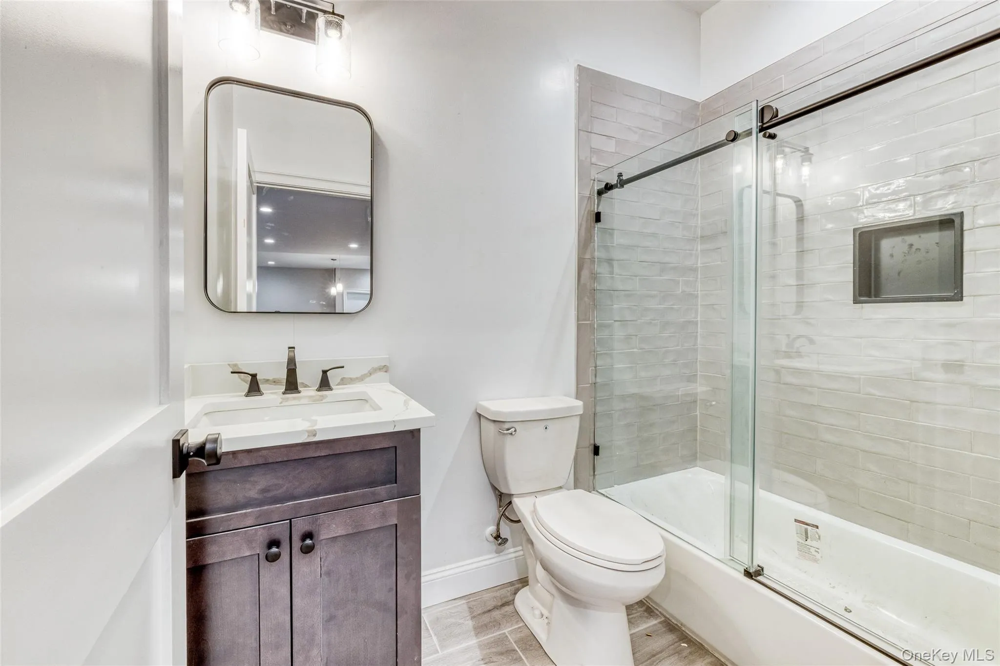78 Roslyn Road, Hempstead, NY, 1 Bedroom Bedrooms, 3 Rooms Rooms,1 BathroomBathrooms,Residential Lease,For Rent,Roslyn,0,993106 78 Roslyn Road, Hempstead, NY, 1 Bedroom Bedrooms, 3 Rooms Rooms,1 BathroomBathrooms,Residential Lease,For Rent,Roslyn,0,993106