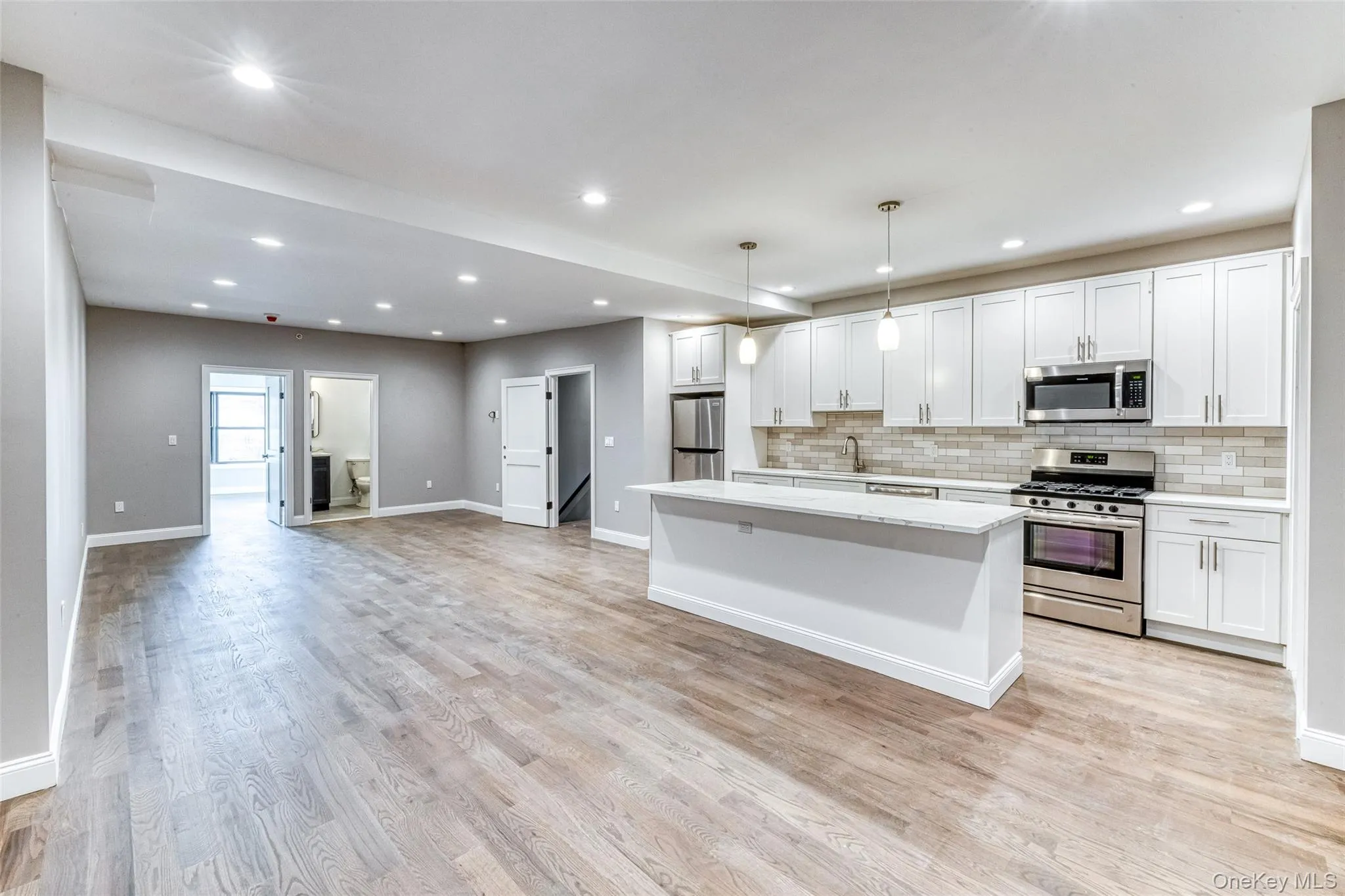 78 Roslyn Road, Hempstead, NY, 1 Bedroom Bedrooms, 3 Rooms Rooms,1 BathroomBathrooms,Residential Lease,For Rent,Roslyn,0,993106 78 Roslyn Road, Hempstead, NY, 1 Bedroom Bedrooms, 3 Rooms Rooms,1 BathroomBathrooms,Residential Lease,For Rent,Roslyn,0,993106