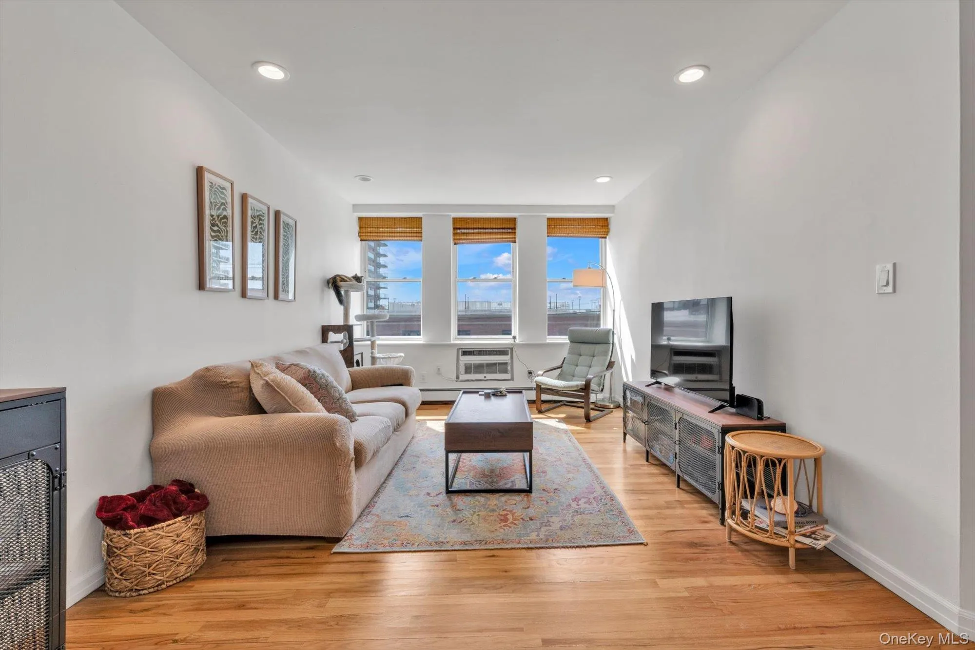 25 Broadway, Long Beach, NY, 2 Bedrooms Bedrooms, 4 Rooms Rooms,2 BathroomsBathrooms,Residential Lease,For Rent,Broadway,0,993110 25 Broadway, Long Beach, NY, 2 Bedrooms Bedrooms, 4 Rooms Rooms,2 BathroomsBathrooms,Residential Lease,For Rent,Broadway,0,993110