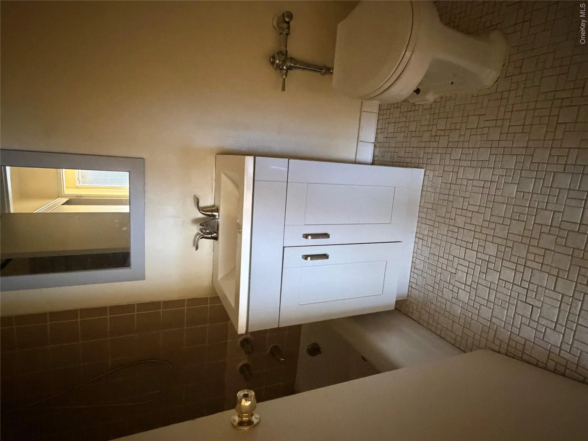 8410 153rd Avenue, New York, NY, 1 Room Rooms,1 BathroomBathrooms,Residential,For Rent,153rd,0,993116 8410 153rd Avenue, New York, NY, 1 Room Rooms,1 BathroomBathrooms,Residential,For Rent,153rd,0,993116