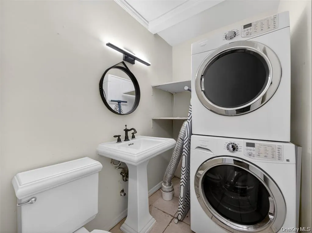 81 Kearsing Parkway, Ramapo, NY, 2 Bedrooms Bedrooms, 6 Rooms Rooms,1 BathroomBathrooms,Residential Lease,For Rent,Kearsing,0,993141 81 Kearsing Parkway, Ramapo, NY, 2 Bedrooms Bedrooms, 6 Rooms Rooms,1 BathroomBathrooms,Residential Lease,For Rent,Kearsing,0,993141