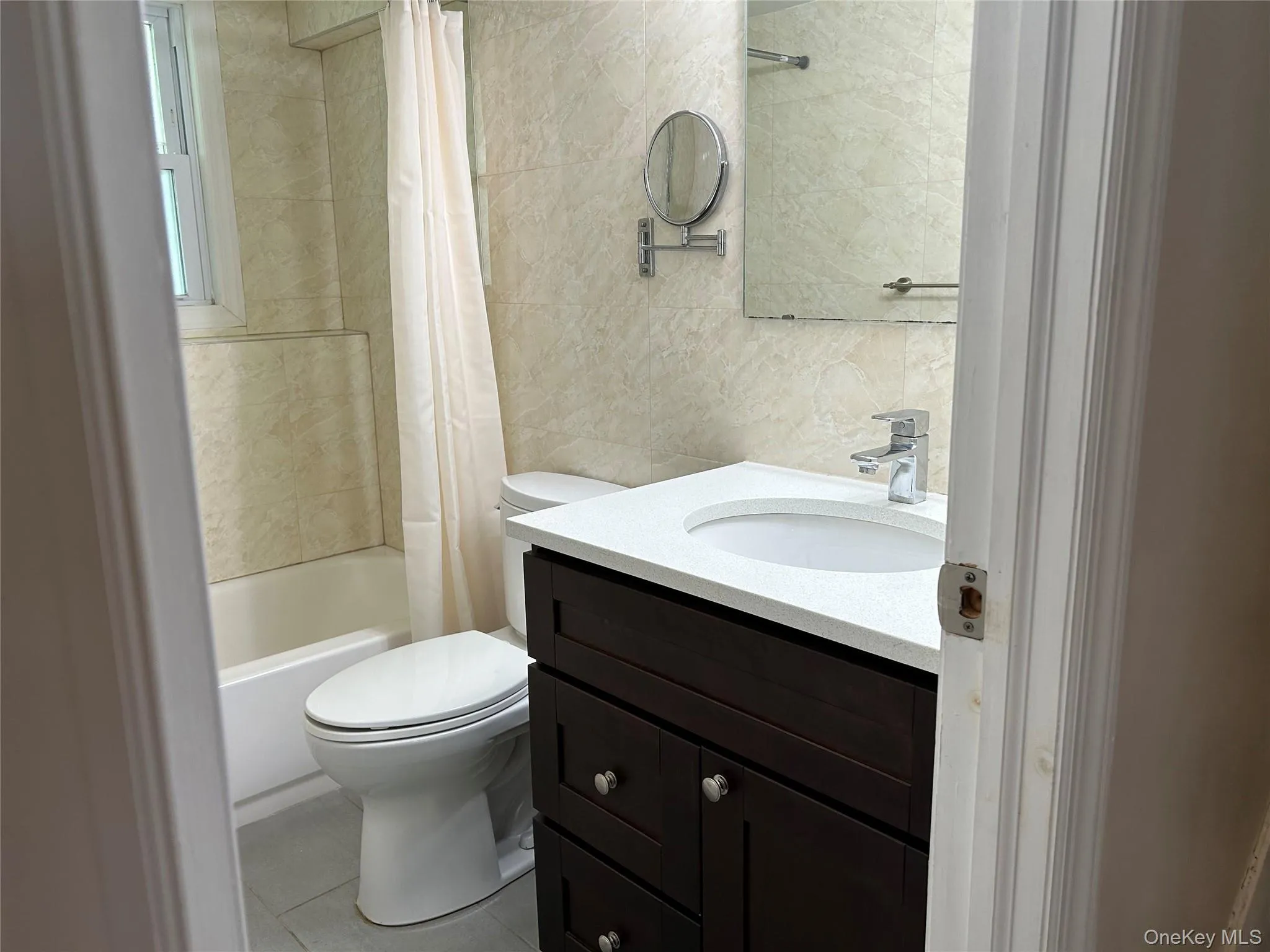 Full Bath Full Bath