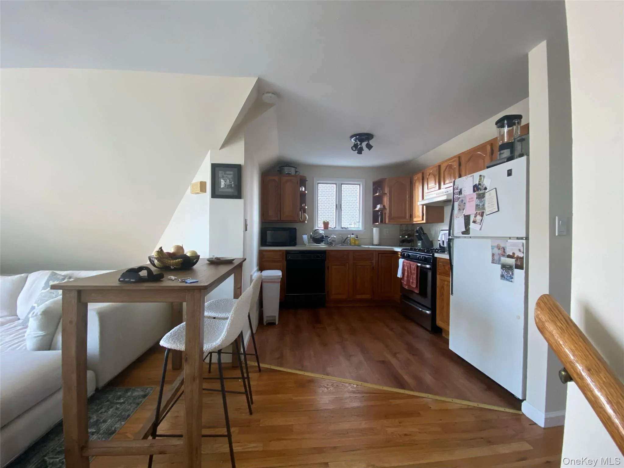 611 Broadway, Long Beach, NY, 1 Bedroom Bedrooms, 4 Rooms Rooms,1 BathroomBathrooms,Residential Lease,For Rent,Broadway,0,993161 611 Broadway, Long Beach, NY, 1 Bedroom Bedrooms, 4 Rooms Rooms,1 BathroomBathrooms,Residential Lease,For Rent,Broadway,0,993161