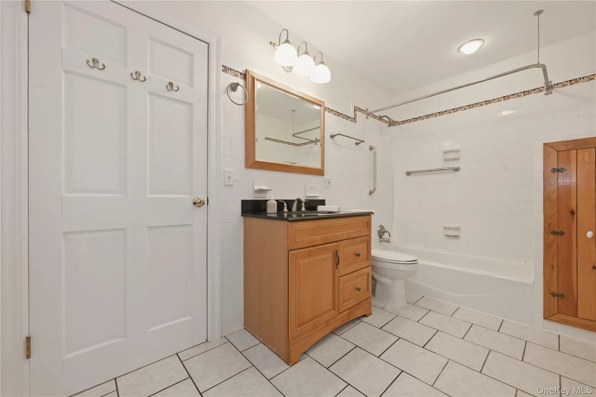 88 Coles Street, Glen Cove, NY, 3 Bedrooms Bedrooms, 8 Rooms Rooms,2 BathroomsBathrooms,Residential Lease,For Rent,Coles,0,993162 88 Coles Street, Glen Cove, NY, 3 Bedrooms Bedrooms, 8 Rooms Rooms,2 BathroomsBathrooms,Residential Lease,For Rent,Coles,0,993162