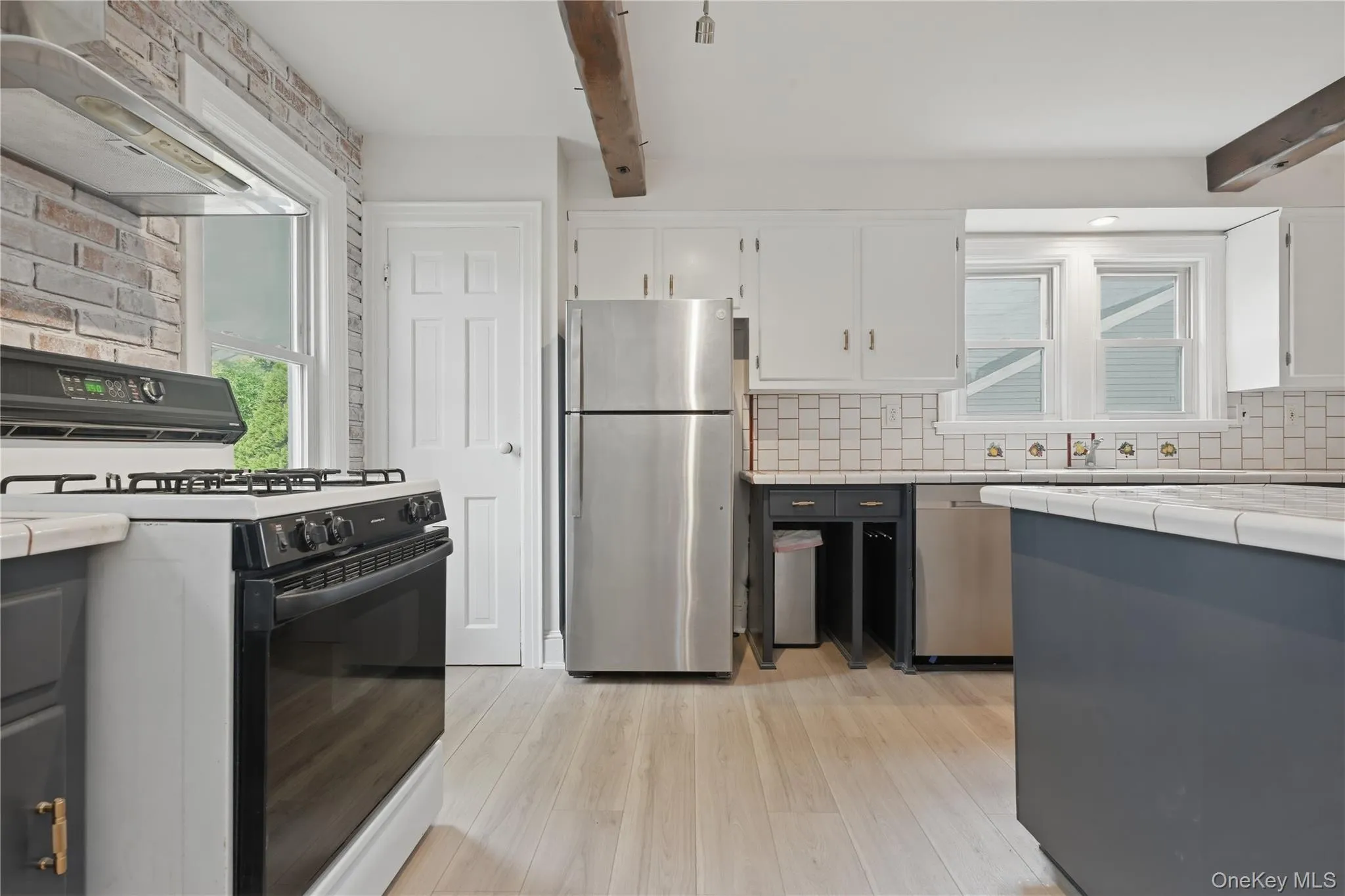 88 Coles Street, Glen Cove, NY, 3 Bedrooms Bedrooms, 8 Rooms Rooms,2 BathroomsBathrooms,Residential Lease,For Rent,Coles,0,993162 88 Coles Street, Glen Cove, NY, 3 Bedrooms Bedrooms, 8 Rooms Rooms,2 BathroomsBathrooms,Residential Lease,For Rent,Coles,0,993162