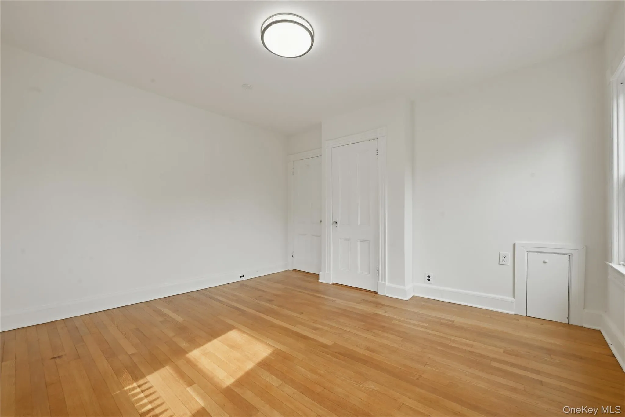 88 Coles Street, Glen Cove, NY, 3 Bedrooms Bedrooms, 8 Rooms Rooms,2 BathroomsBathrooms,Residential Lease,For Rent,Coles,0,993162 88 Coles Street, Glen Cove, NY, 3 Bedrooms Bedrooms, 8 Rooms Rooms,2 BathroomsBathrooms,Residential Lease,For Rent,Coles,0,993162