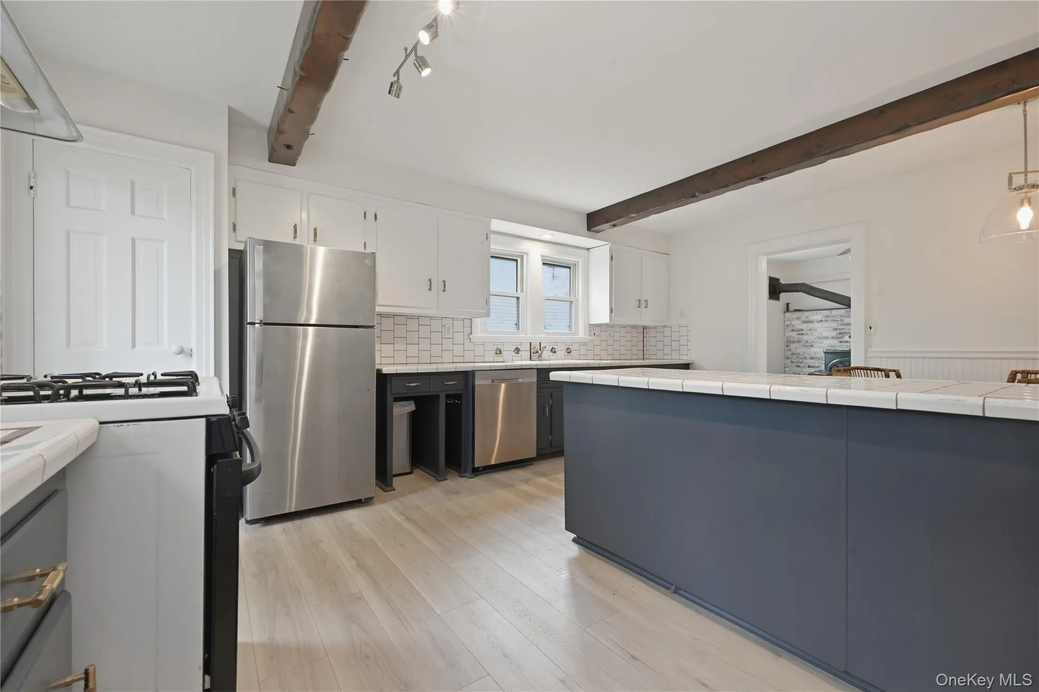 88 Coles Street, Glen Cove, NY, 3 Bedrooms Bedrooms, 8 Rooms Rooms,2 BathroomsBathrooms,Residential Lease,For Rent,Coles,0,993162 88 Coles Street, Glen Cove, NY, 3 Bedrooms Bedrooms, 8 Rooms Rooms,2 BathroomsBathrooms,Residential Lease,For Rent,Coles,0,993162