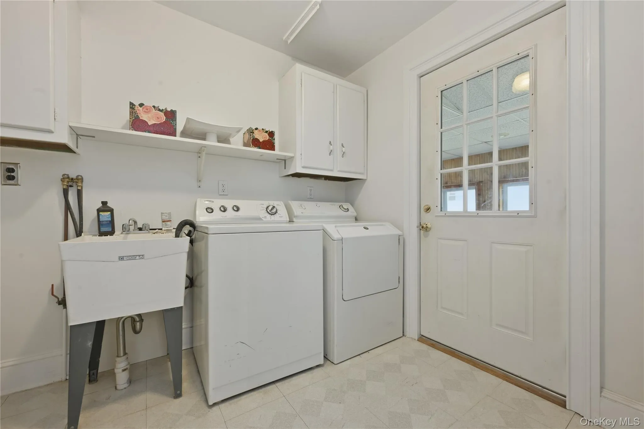 88 Coles Street, Glen Cove, NY, 3 Bedrooms Bedrooms, 8 Rooms Rooms,2 BathroomsBathrooms,Residential Lease,For Rent,Coles,0,993162 88 Coles Street, Glen Cove, NY, 3 Bedrooms Bedrooms, 8 Rooms Rooms,2 BathroomsBathrooms,Residential Lease,For Rent,Coles,0,993162