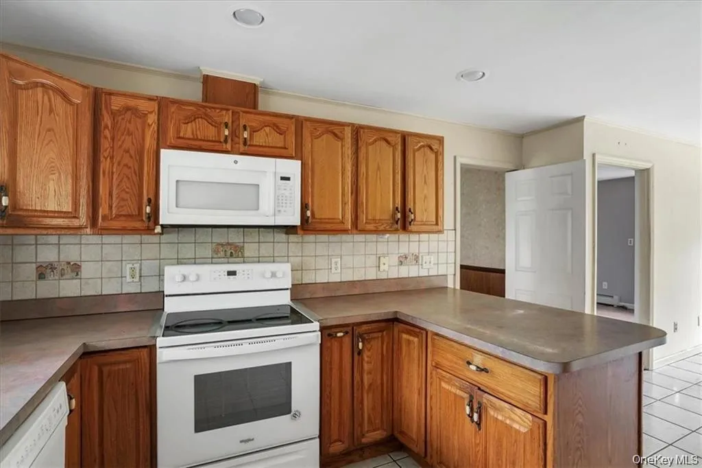 4 Ayr Road, Chester Town, NY, 6 Bedrooms Bedrooms, 15 Rooms Rooms,4 BathroomsBathrooms,Residential Lease,For Rent,Ayr,0,993173 4 Ayr Road, Chester Town, NY, 6 Bedrooms Bedrooms, 15 Rooms Rooms,4 BathroomsBathrooms,Residential Lease,For Rent,Ayr,0,993173