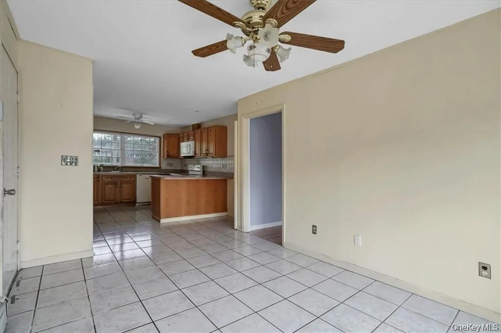 4 Ayr Road, Chester Town, NY, 6 Bedrooms Bedrooms, 15 Rooms Rooms,4 BathroomsBathrooms,Residential Lease,For Rent,Ayr,0,993173 4 Ayr Road, Chester Town, NY, 6 Bedrooms Bedrooms, 15 Rooms Rooms,4 BathroomsBathrooms,Residential Lease,For Rent,Ayr,0,993173