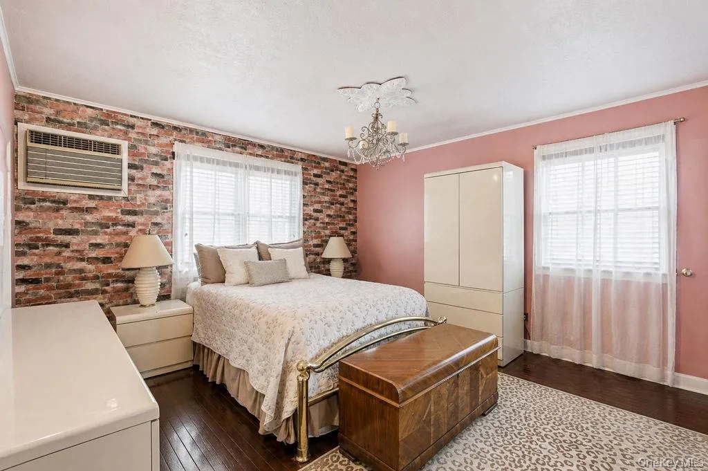 155-42 81st Street, New York, NY, 3 Bedrooms Bedrooms, 5 Rooms Rooms,2 BathroomsBathrooms,Residential,For Rent,81st,0,993181 155-42 81st Street, New York, NY, 3 Bedrooms Bedrooms, 5 Rooms Rooms,2 BathroomsBathrooms,Residential,For Rent,81st,0,993181